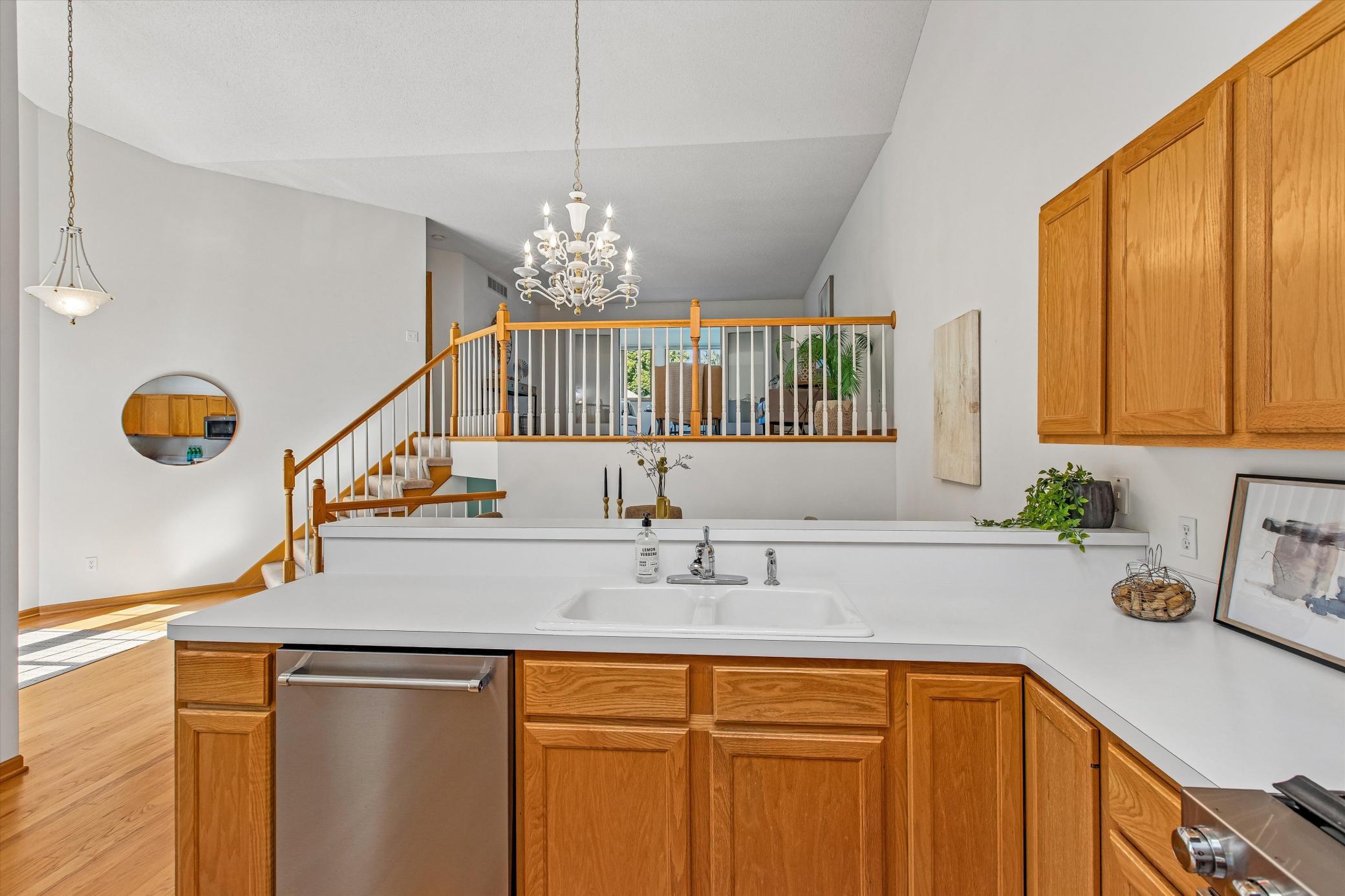 View of Residential at 808 Winterberry Drive, Woodbury MN 55125, Woodbury (9 of 33) - Mike Wilen | Minnesota Team Real Estate