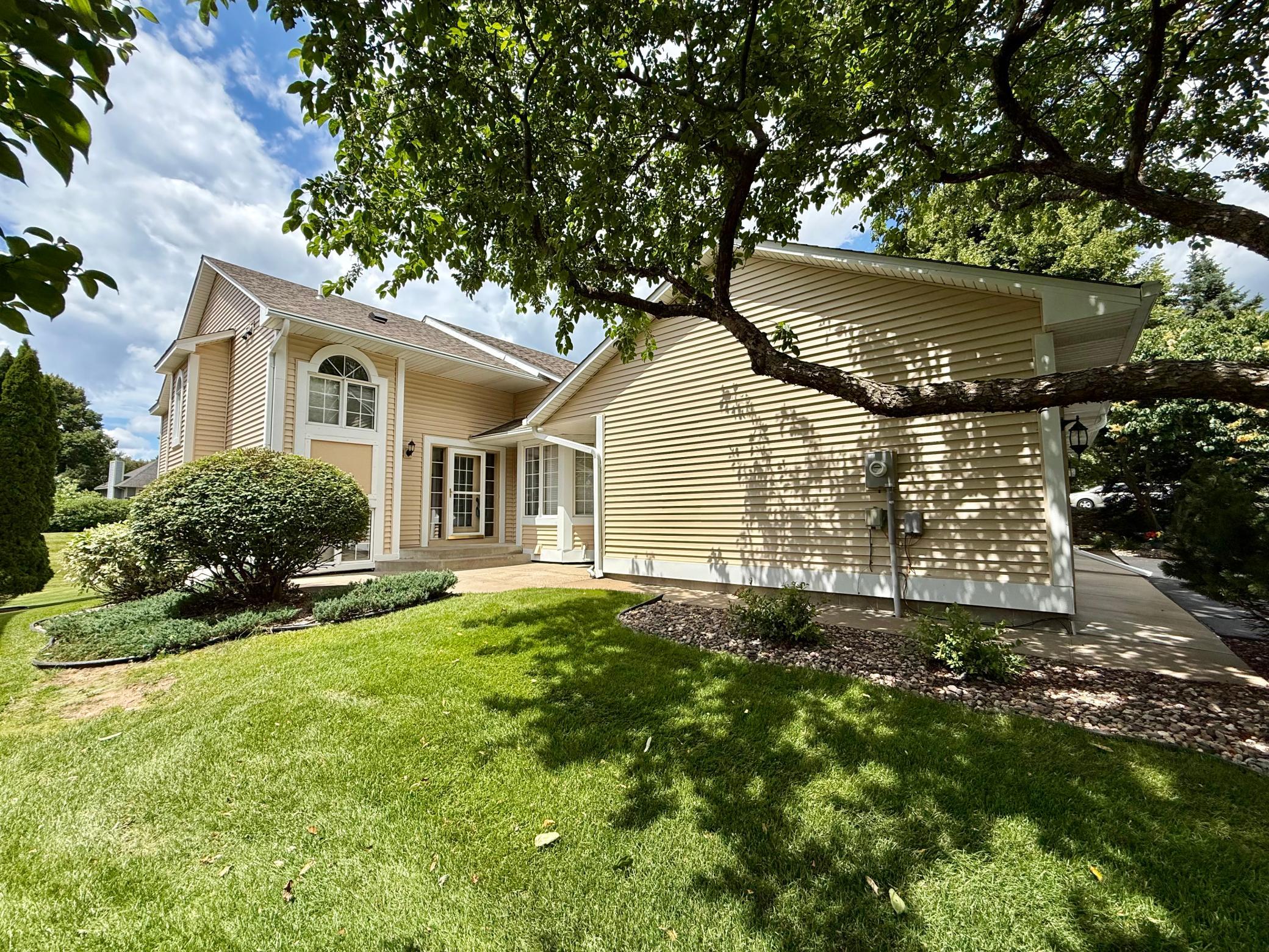 View of Residential at 808 Winterberry Drive, Woodbury MN 55125, Woodbury (6 of 33) - Mike Wilen | Minnesota Team Real Estate
