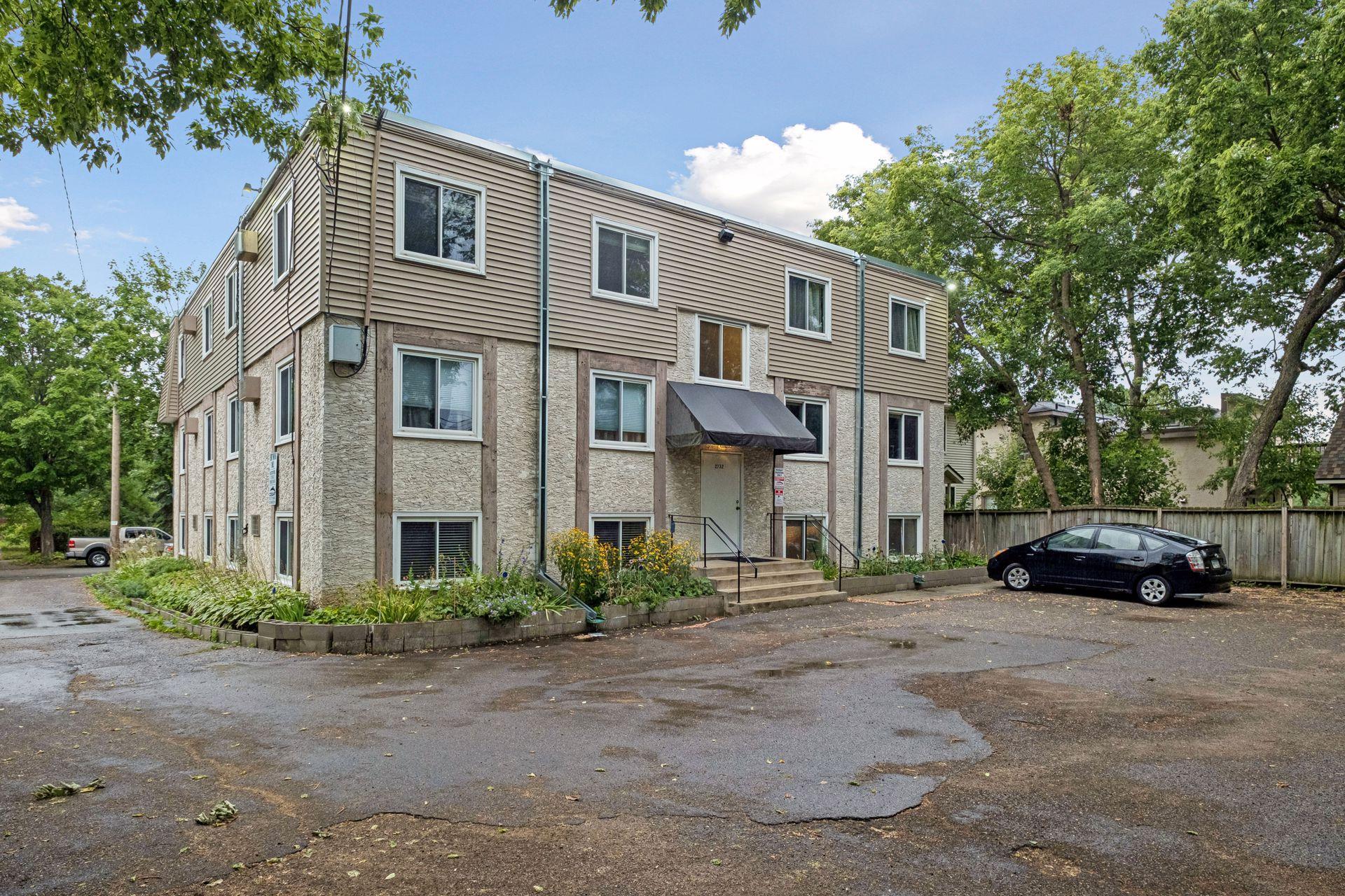 View of Residential at 2732 Grand Avenue #1, Minneapolis MN 55408, Minneapolis (11 of 12) - Mike Wilen | Minnesota Team Real Estate