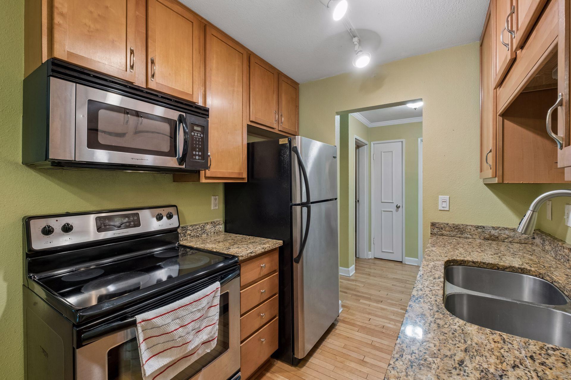 View of Residential at 2732 Grand Avenue #1, Minneapolis MN 55408, Minneapolis (4 of 12) - Mike Wilen | Minnesota Team Real Estate
