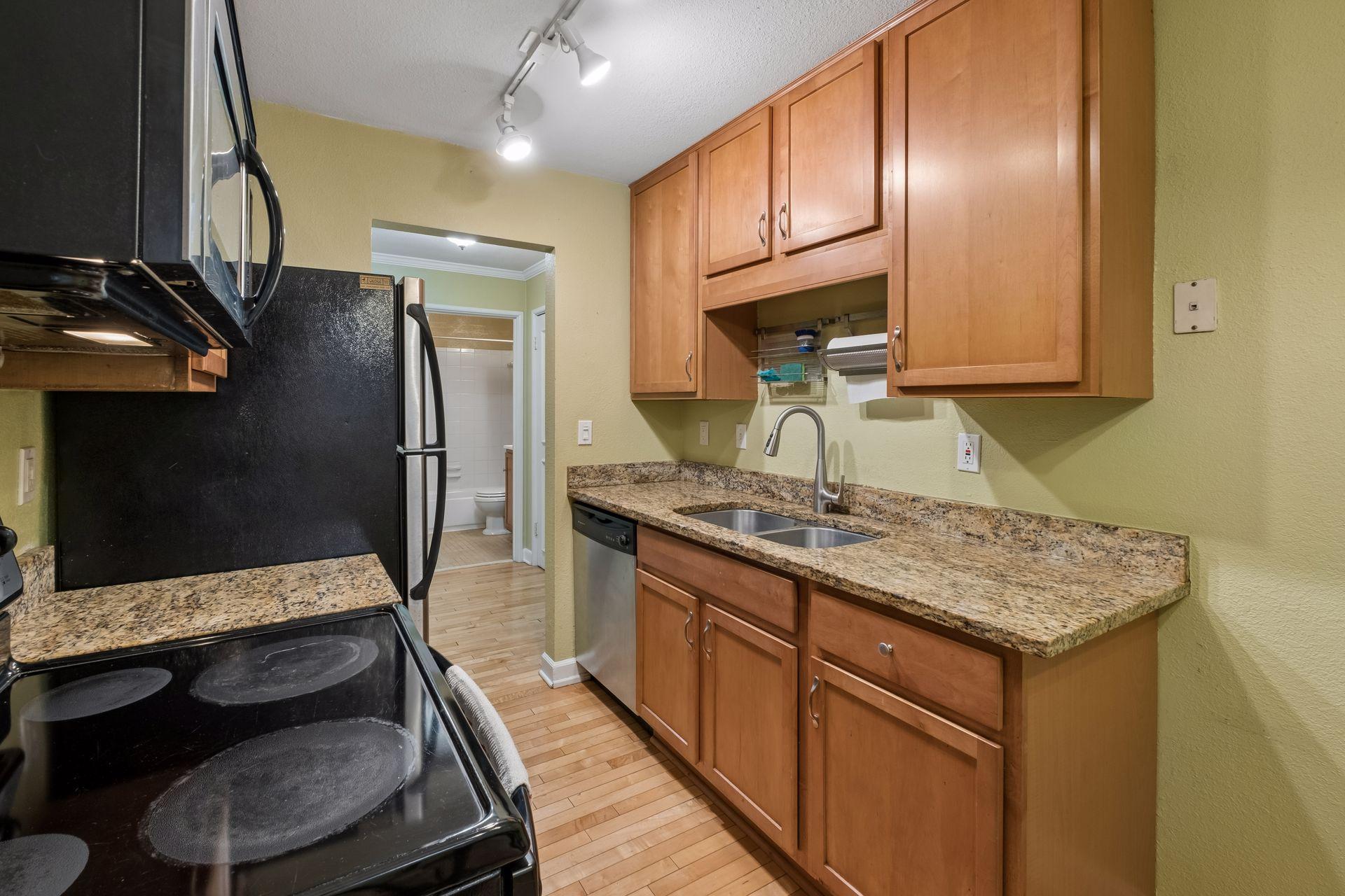 View of Residential at 2732 Grand Avenue #1, Minneapolis MN 55408, Minneapolis (5 of 12) - Mike Wilen | Minnesota Team Real Estate