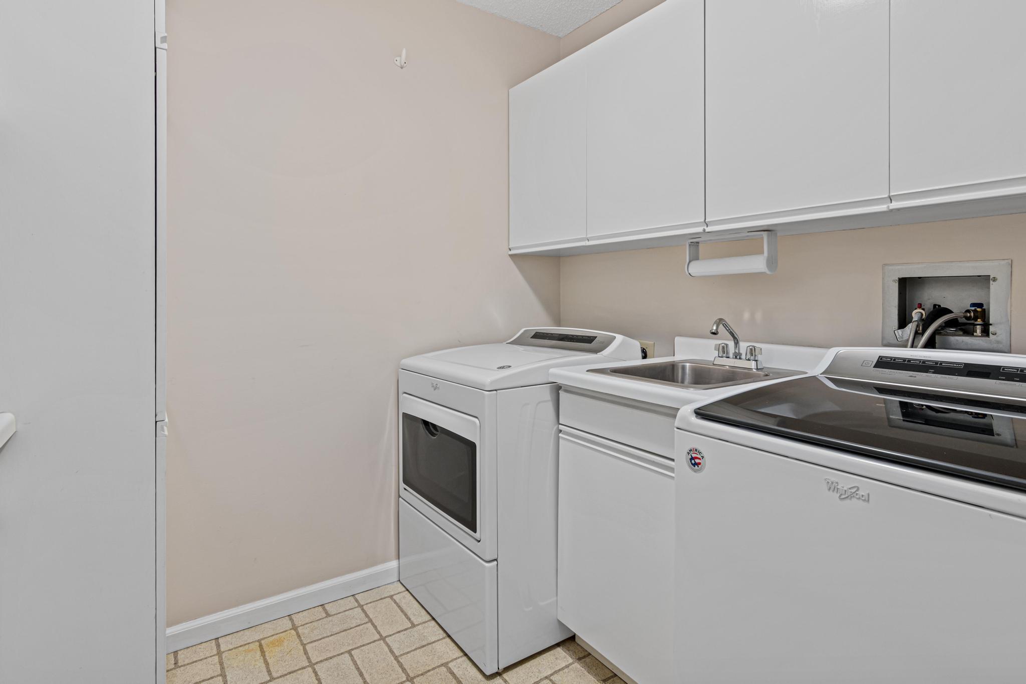 View of Residential at 1235 Yale Place #808, Minneapolis MN 55403, Minneapolis (33 of 47) - Mike Wilen | Minnesota Team Real Estate