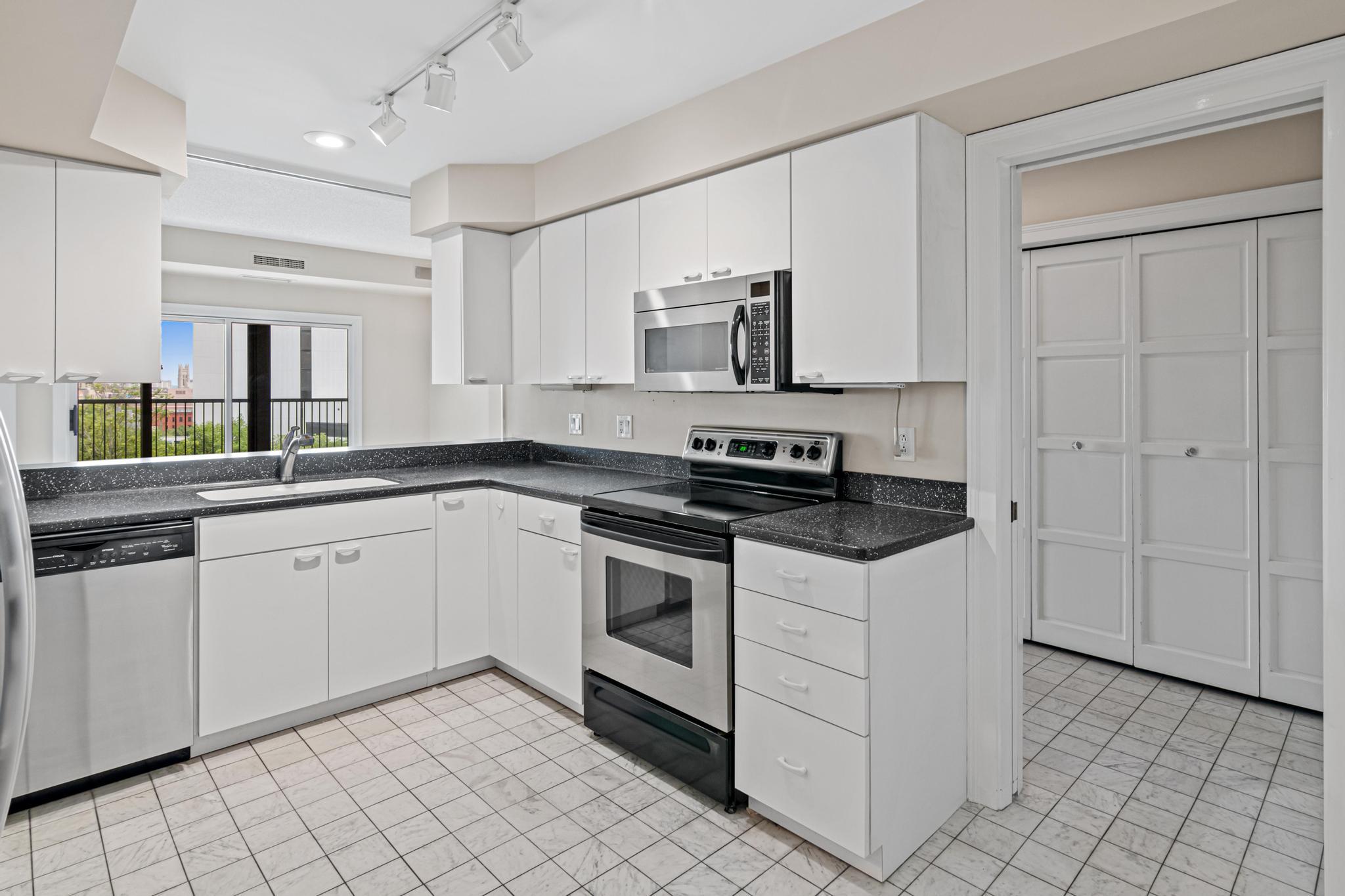View of Residential at 1235 Yale Place #808, Minneapolis MN 55403, Minneapolis (2 of 47) - Mike Wilen | Minnesota Team Real Estate