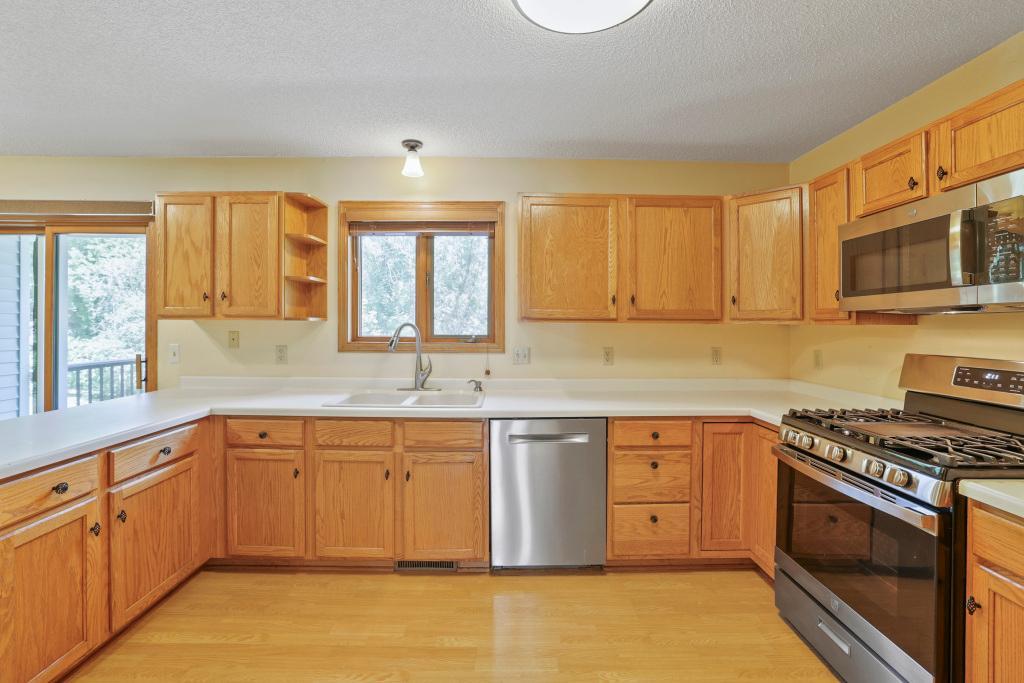 View of Residential at 2477 Windsor Lane, Woodbury MN 55125, Woodbury (13 of 51) - Mike Wilen | Minnesota Team Real Estate
