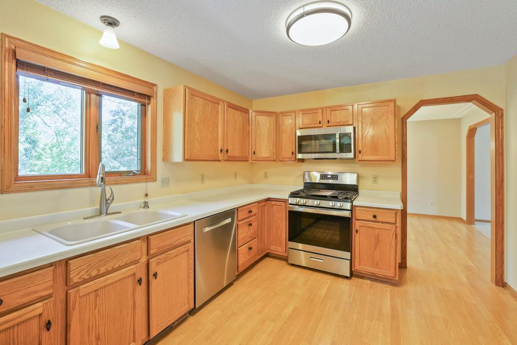View of Residential at 2477 Windsor Lane, Woodbury MN 55125, Woodbury (14 of 51) - Mike Wilen | Minnesota Team Real Estate