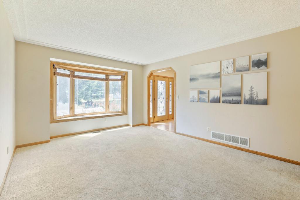 View of Residential at 2477 Windsor Lane, Woodbury MN 55125, Woodbury (6 of 51) - Mike Wilen | Minnesota Team Real Estate