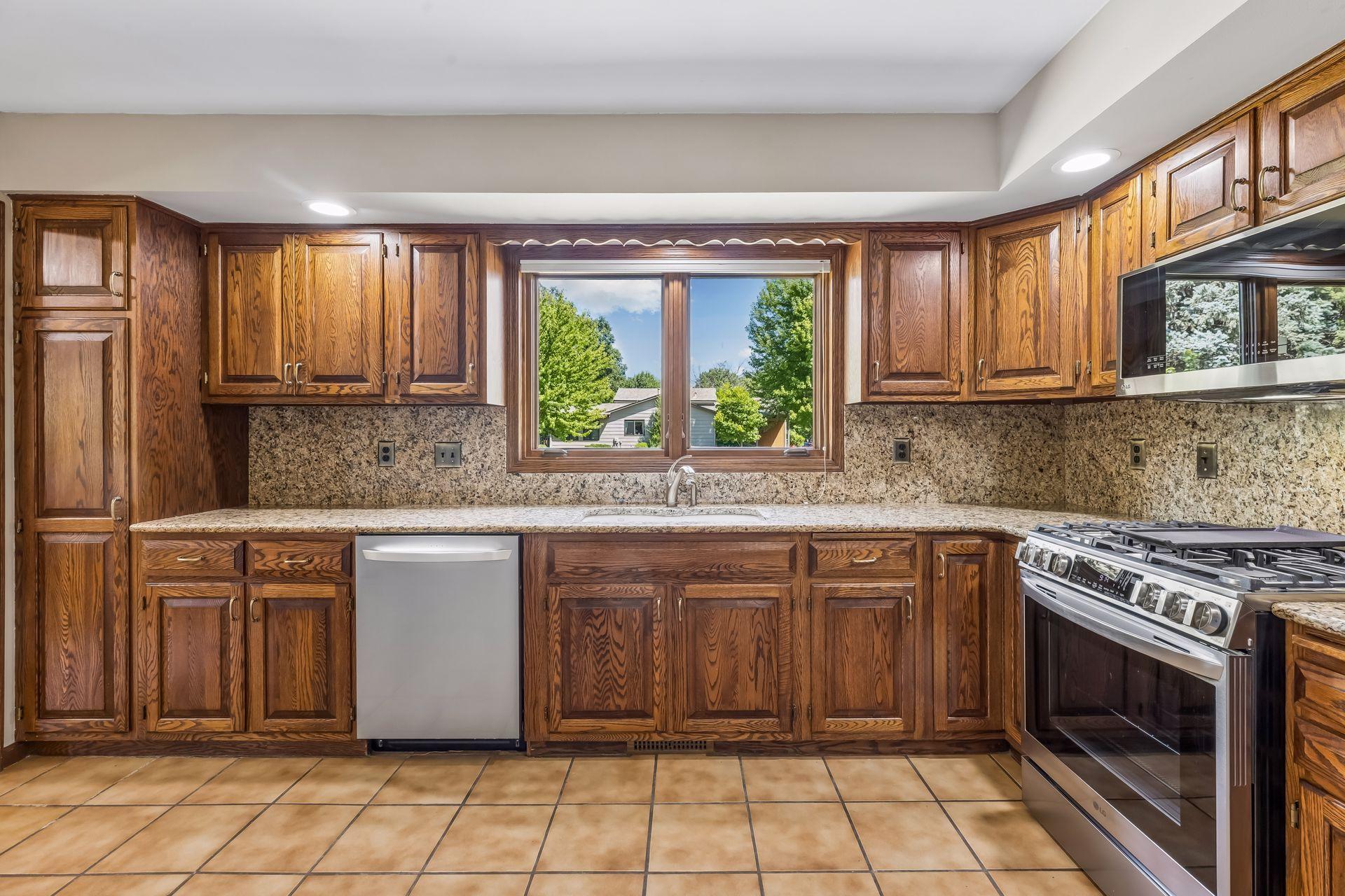 View of Residential at 10000 31st Avenue, Plymouth MN 55441, Plymouth (9 of 37) - Mike Wilen | Minnesota Team Real Estate