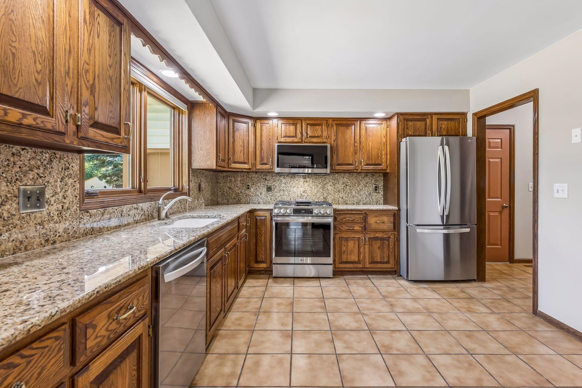 View of Residential at 10000 31st Avenue, Plymouth MN 55441, Plymouth (7 of 37) - Mike Wilen | Minnesota Team Real Estate