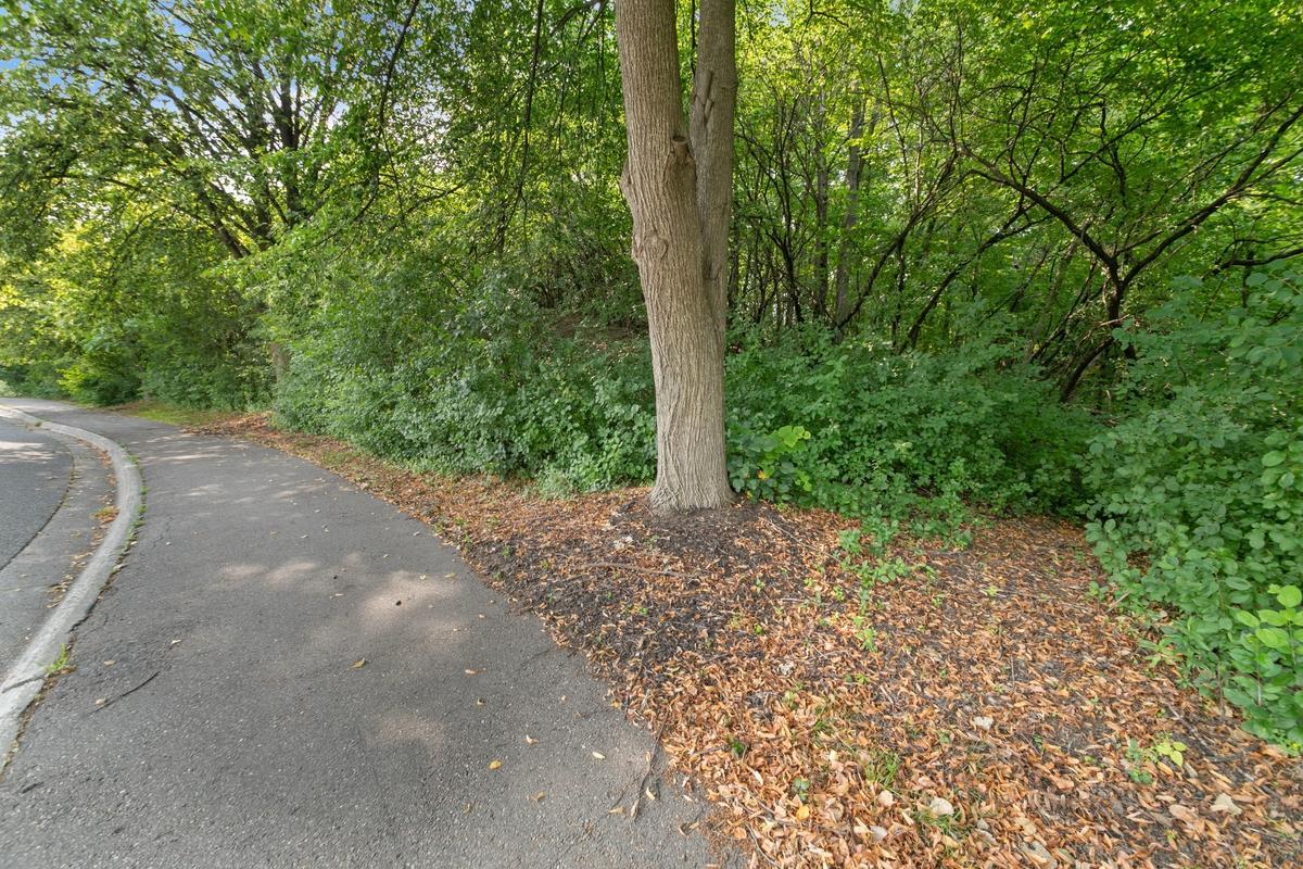 View of Residential at 6165 Chasewood Parkway #202, Minnetonka MN 55343, Minnetonka (35 of 36) - Mike Wilen | Minnesota Team Real Estate