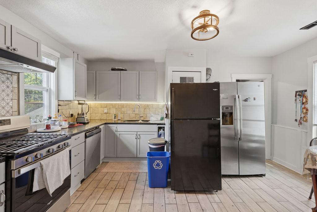 View of Residential Income at 1135 Washington Street, Minneapolis MN 55413, Minneapolis (18 of 33) - Mike Wilen | Minnesota Team Real Estate