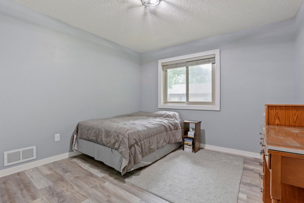 View of Residential at 5536 Aldrich Drive, Brooklyn Center MN 55430, Brooklyn Center (22 of 31) - Mike Wilen | Minnesota Team Real Estate