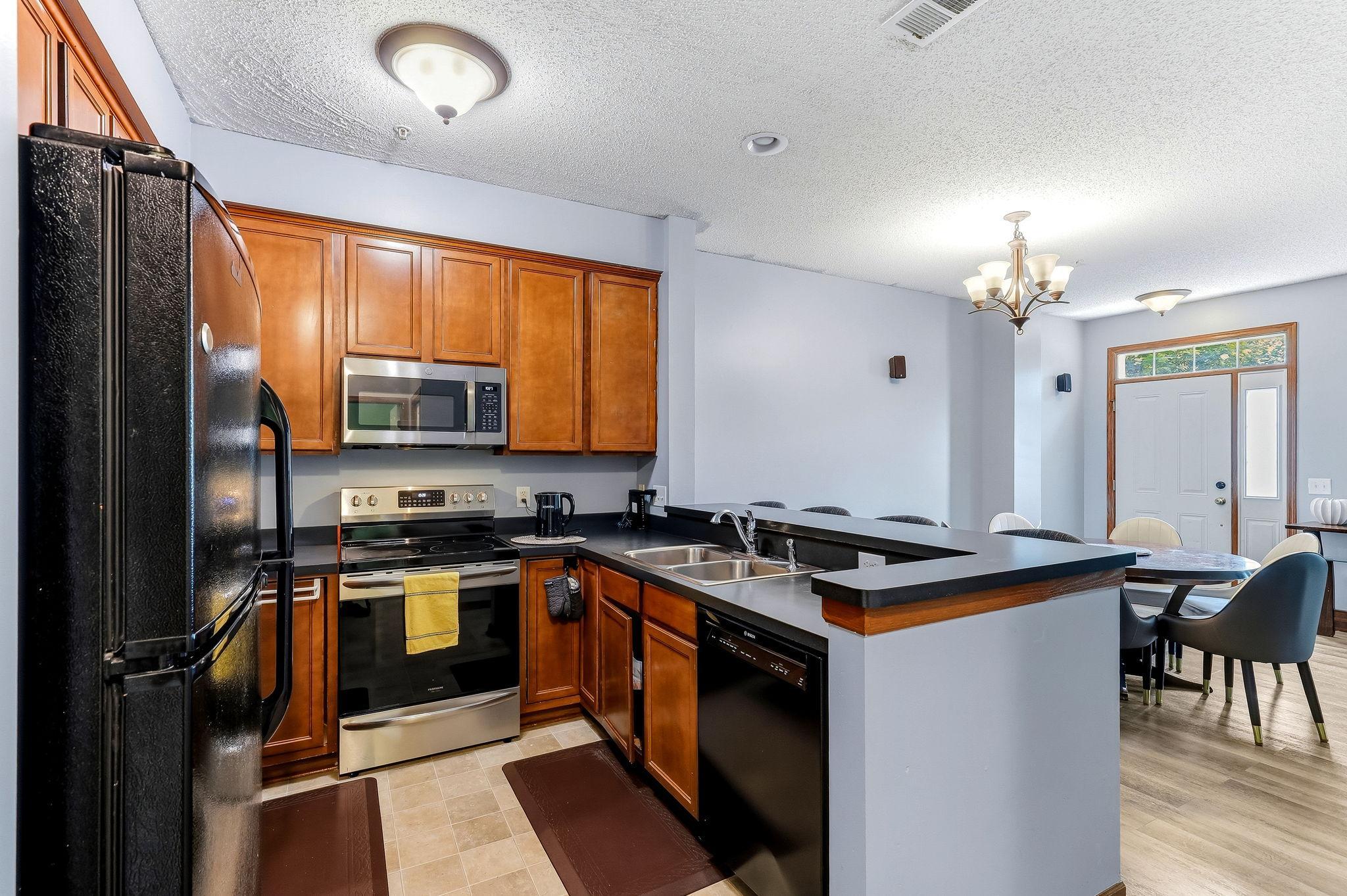 View of Residential at 7209 Jewel Lane, Maple Grove MN 55311, Maple Grove (11 of 29) - Mike Wilen | Minnesota Team Real Estate