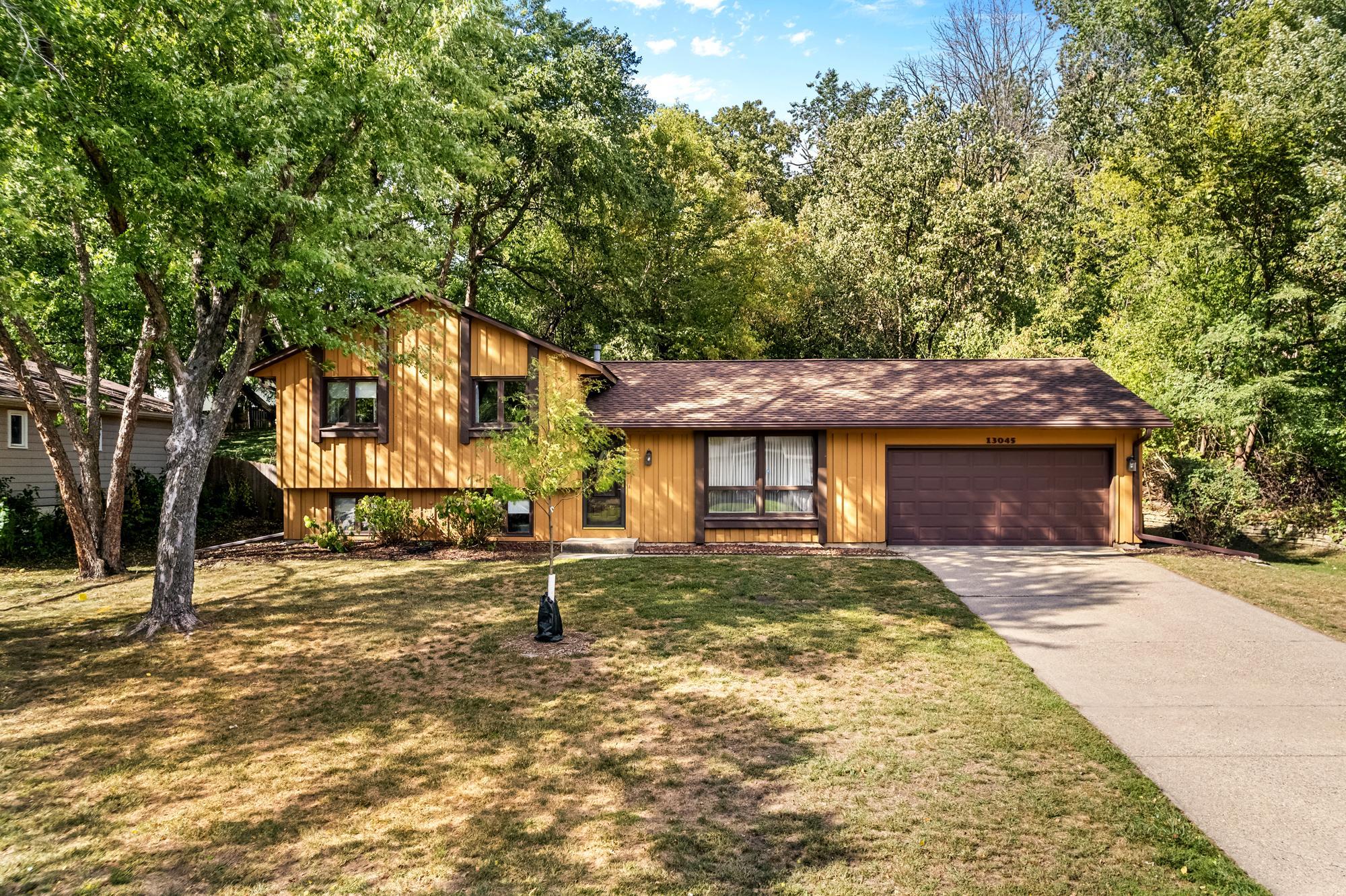 View of Residential at 13045 Eveleth Avenue, Apple Valley MN 55124, Apple Valley (26 of 31) - Mike Wilen | Minnesota Team Real Estate