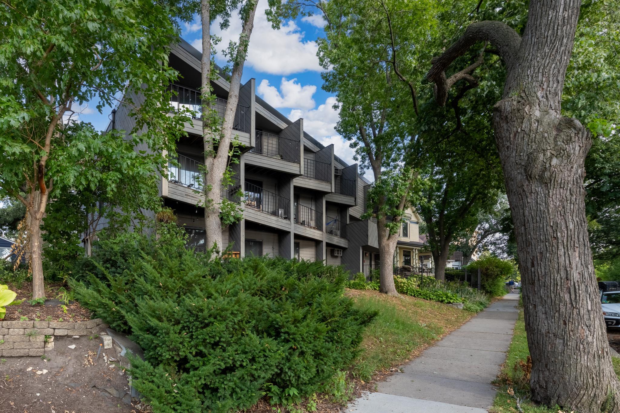 View of Residential at 3033 Bde Maka Ska Parkway #301, Minneapolis MN 55408, Minneapolis (23 of 30) - Mike Wilen | Minnesota Team Real Estate