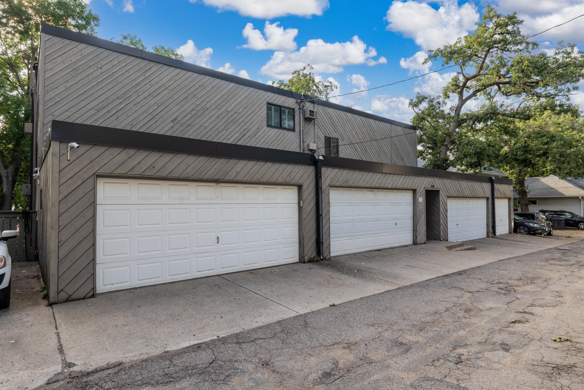 View of Residential at 3033 Bde Maka Ska Parkway #301, Minneapolis MN 55408, Minneapolis (24 of 30) - Mike Wilen | Minnesota Team Real Estate