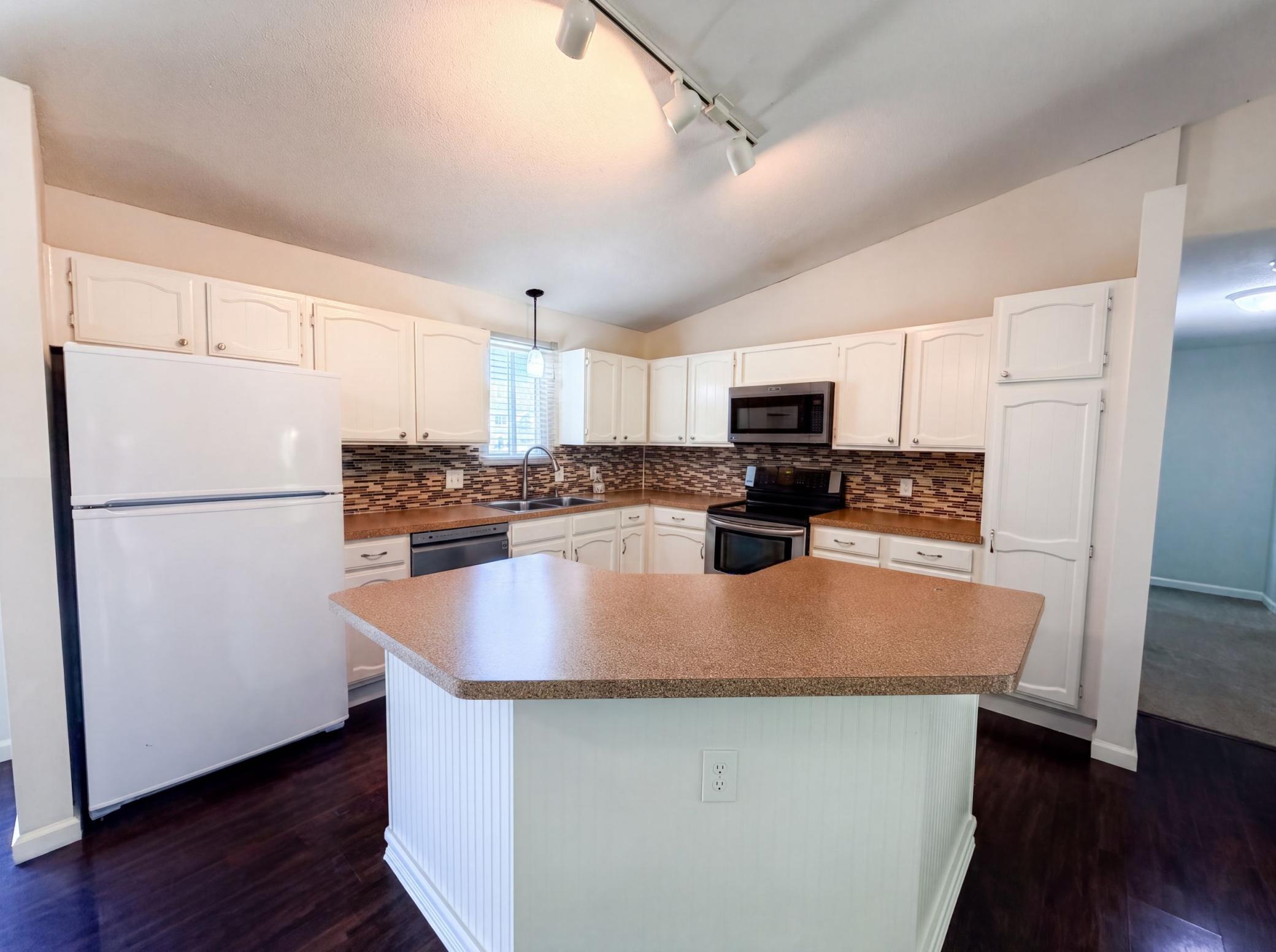 View of Residential at 13802 Holyoke Path, Apple Valley MN 55124, Apple Valley (2 of 22) - Mike Wilen | Minnesota Team Real Estate