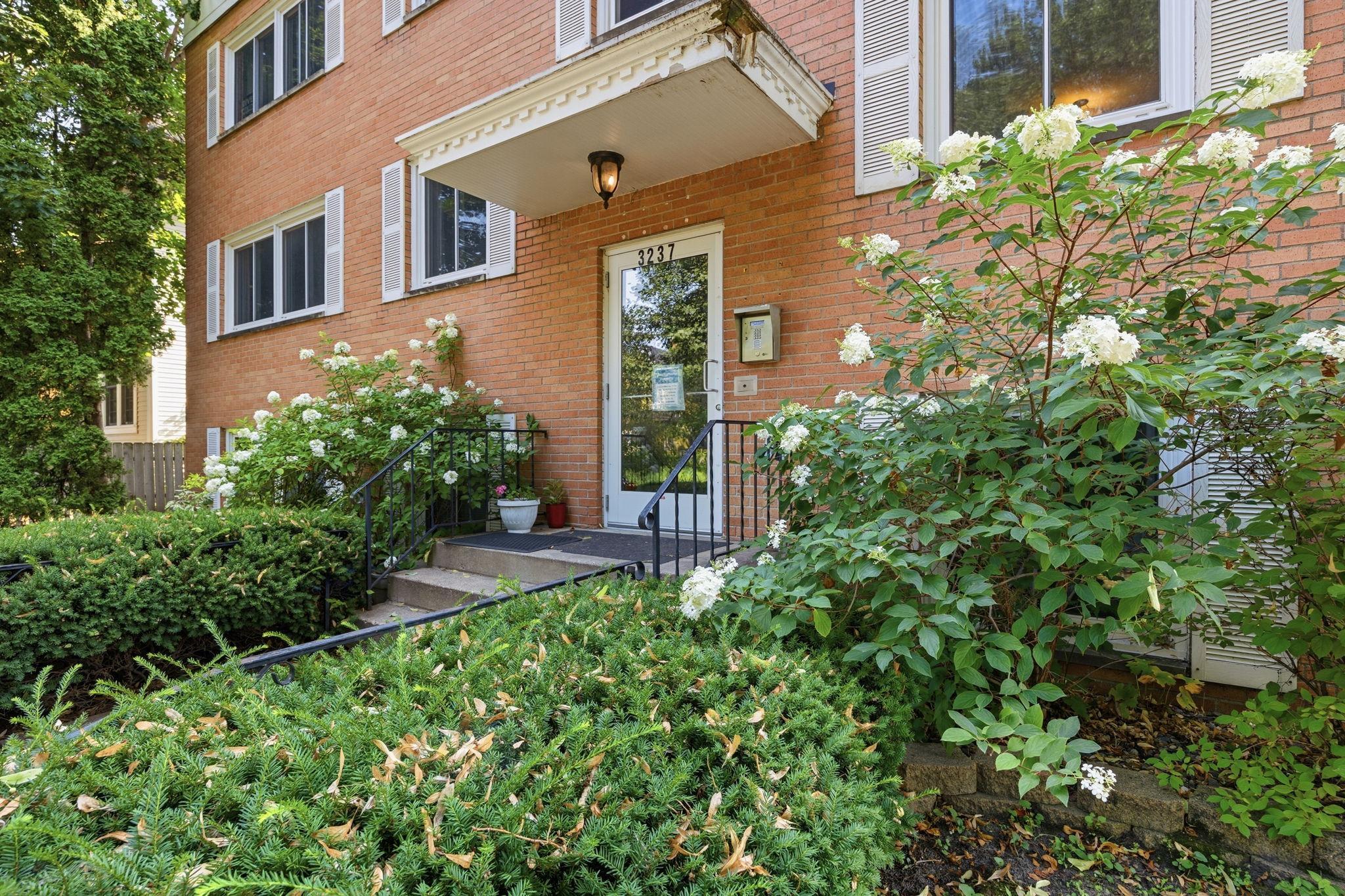 View of Residential at 3237 15th Avenue #11, Minneapolis MN 55407, Minneapolis (22 of 24) - Mike Wilen | Minnesota Team Real Estate