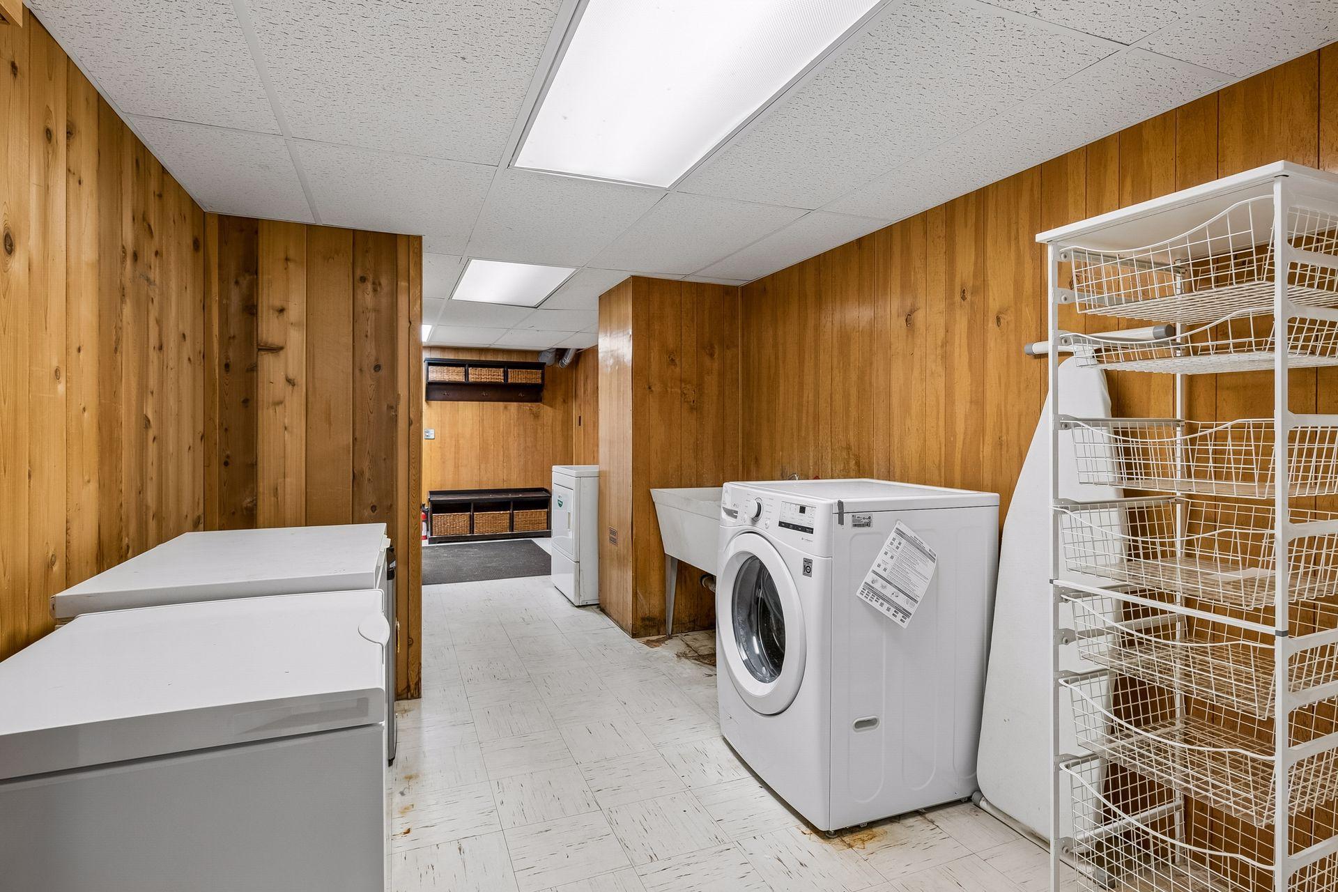 View of Residential at 99 Forestdale Road, Minneapolis MN 55410, Minneapolis (34 of 39) - Mike Wilen | Minnesota Team Real Estate