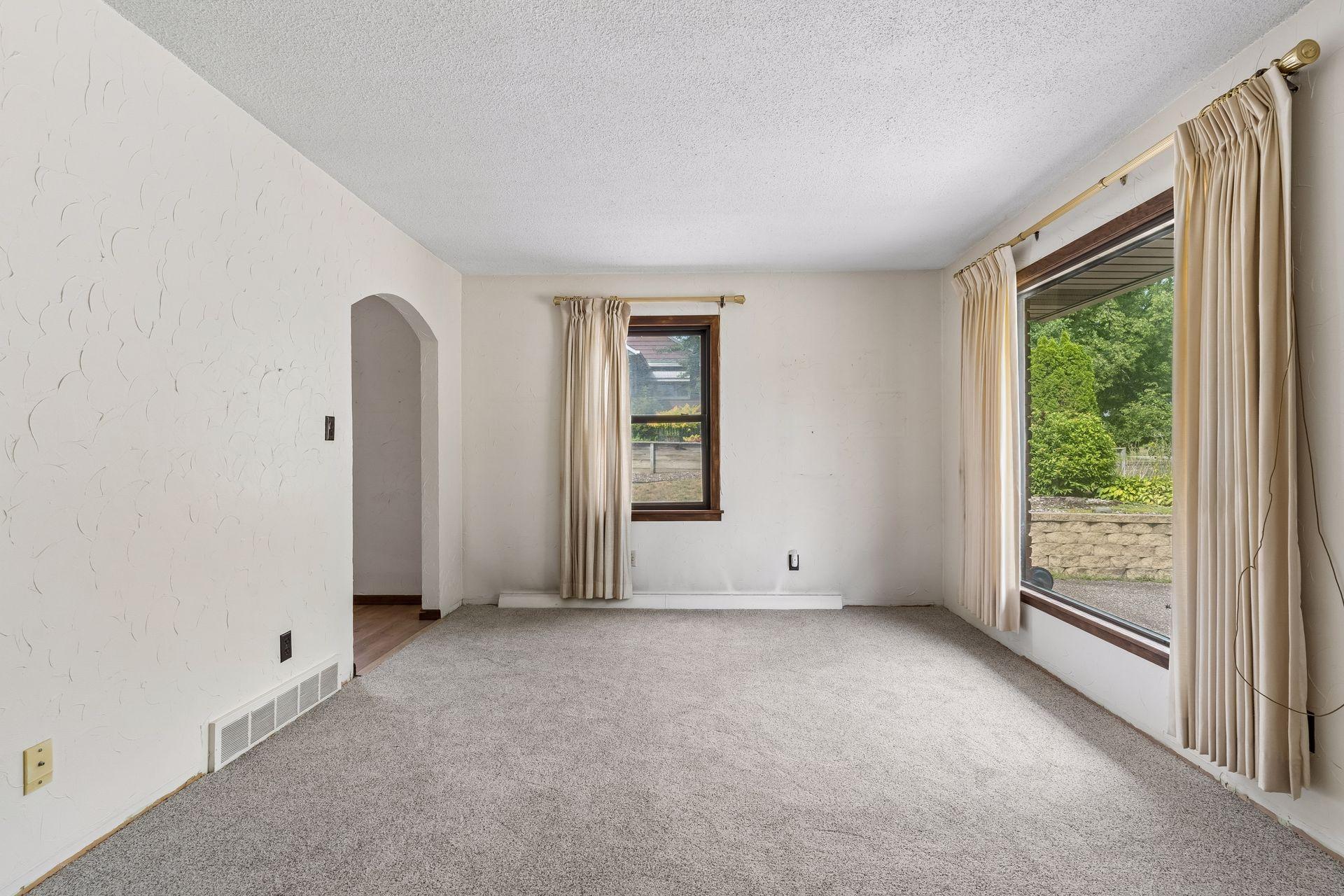 View of Residential at 96 Orange Avenue, Saint Paul MN 55117, Saint Paul (4 of 36) - Mike Wilen | Minnesota Team Real Estate