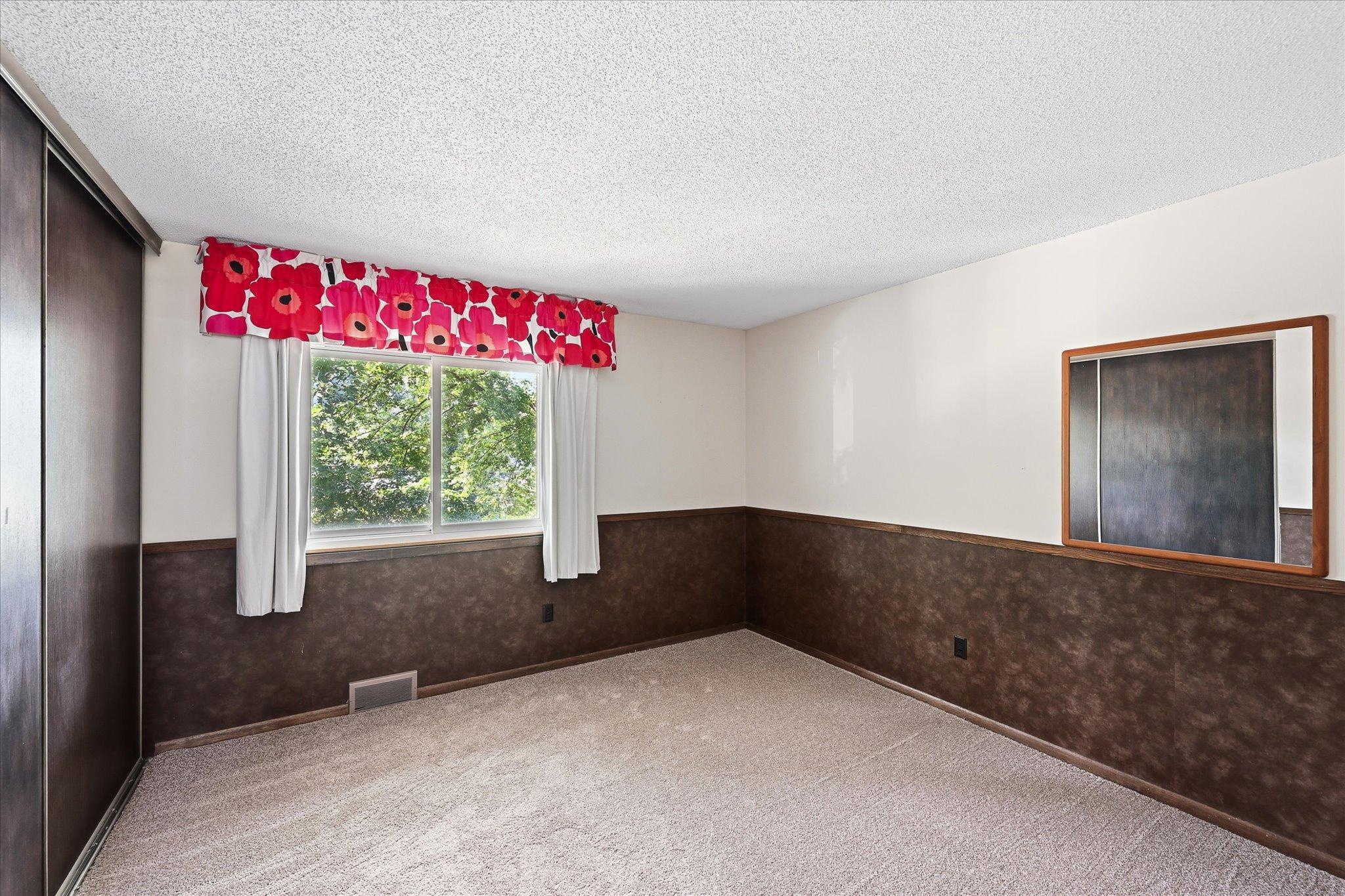 View of Residential at 2325 Hampshire Avenue, Saint Louis Park MN 55426, Saint Louis Park (14 of 22) - Mike Wilen | Minnesota Team Real Estate