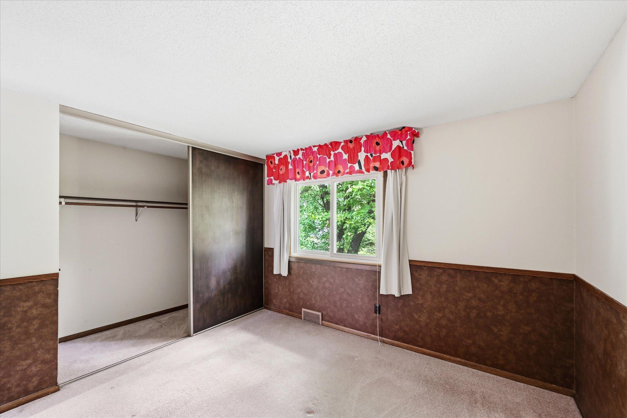 View of Residential at 2325 Hampshire Avenue, Saint Louis Park MN 55426, Saint Louis Park (15 of 22) - Mike Wilen | Minnesota Team Real Estate