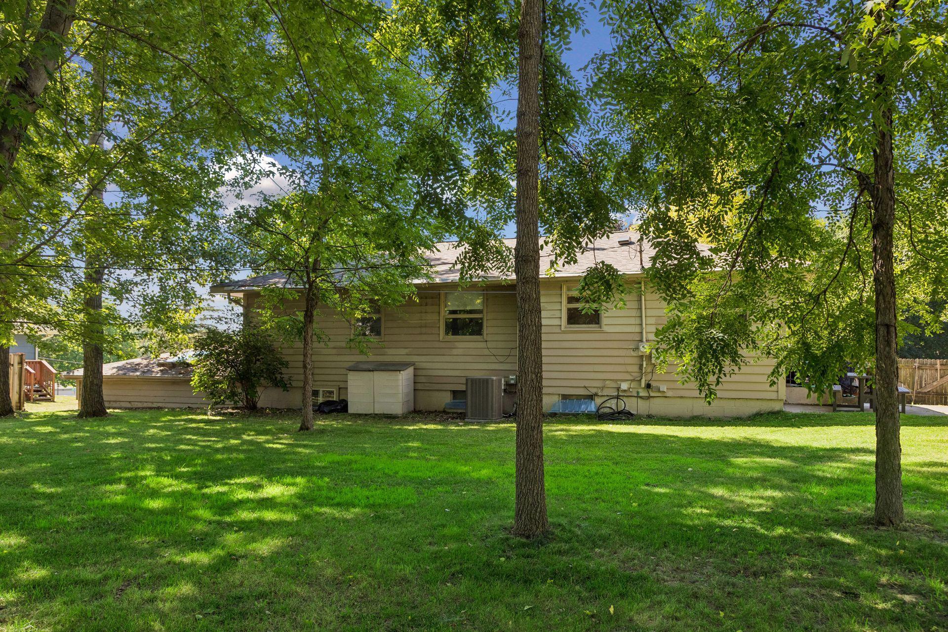 View of Residential at 2704 Shawnee Lane, Burnsville MN 55337, Burnsville (38 of 41) - Mike Wilen | Minnesota Team Real Estate