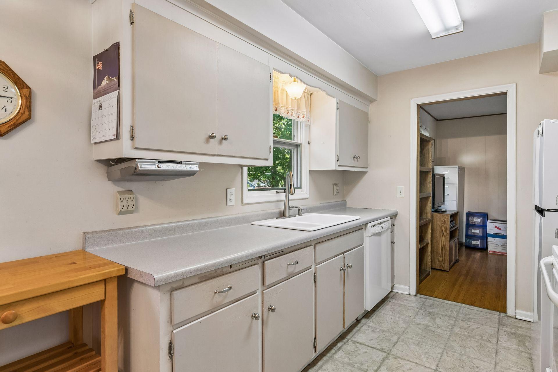 View of Residential at 2704 Shawnee Lane, Burnsville MN 55337, Burnsville (23 of 41) - Mike Wilen | Minnesota Team Real Estate