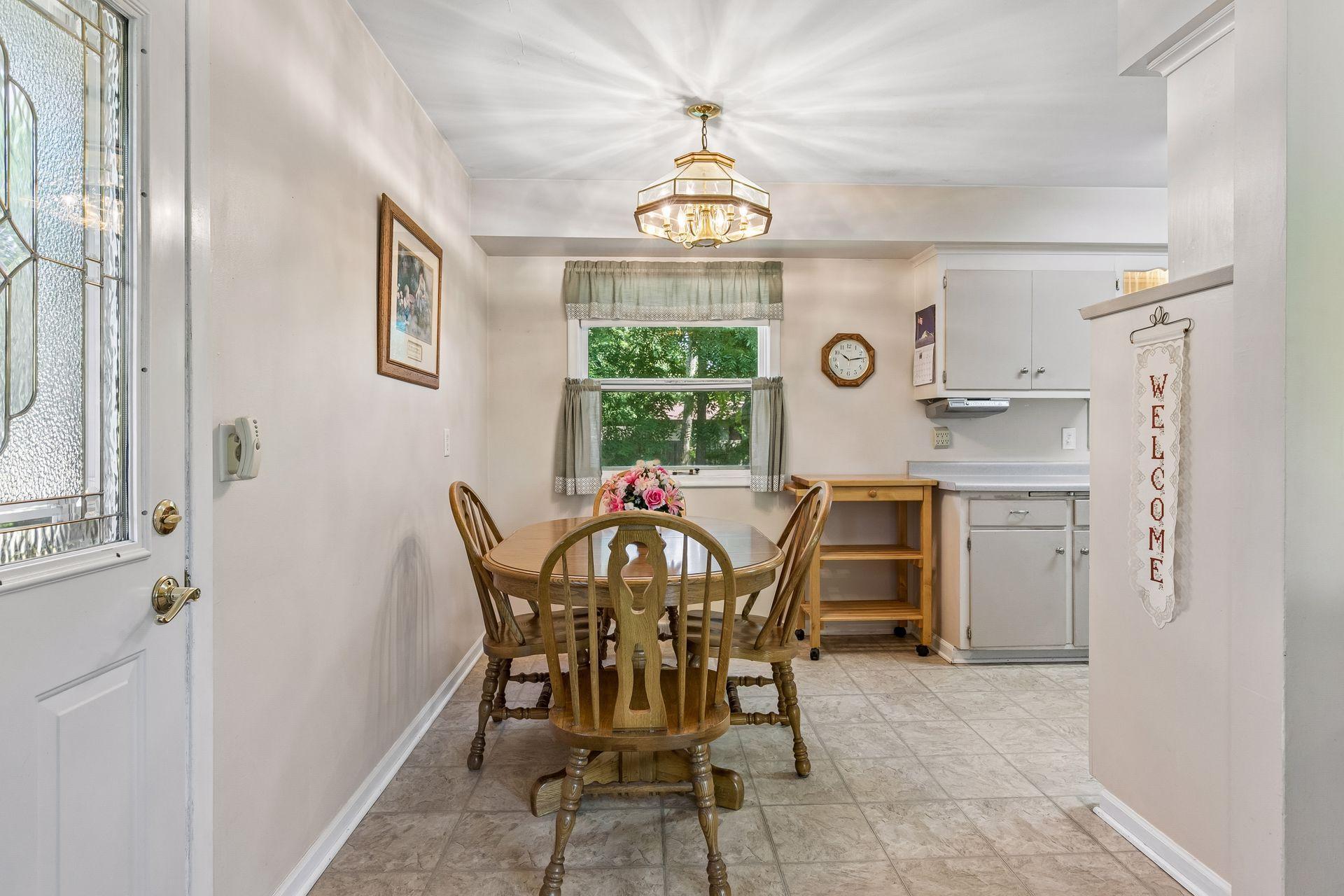 View of Residential at 2704 Shawnee Lane, Burnsville MN 55337, Burnsville (21 of 41) - Mike Wilen | Minnesota Team Real Estate