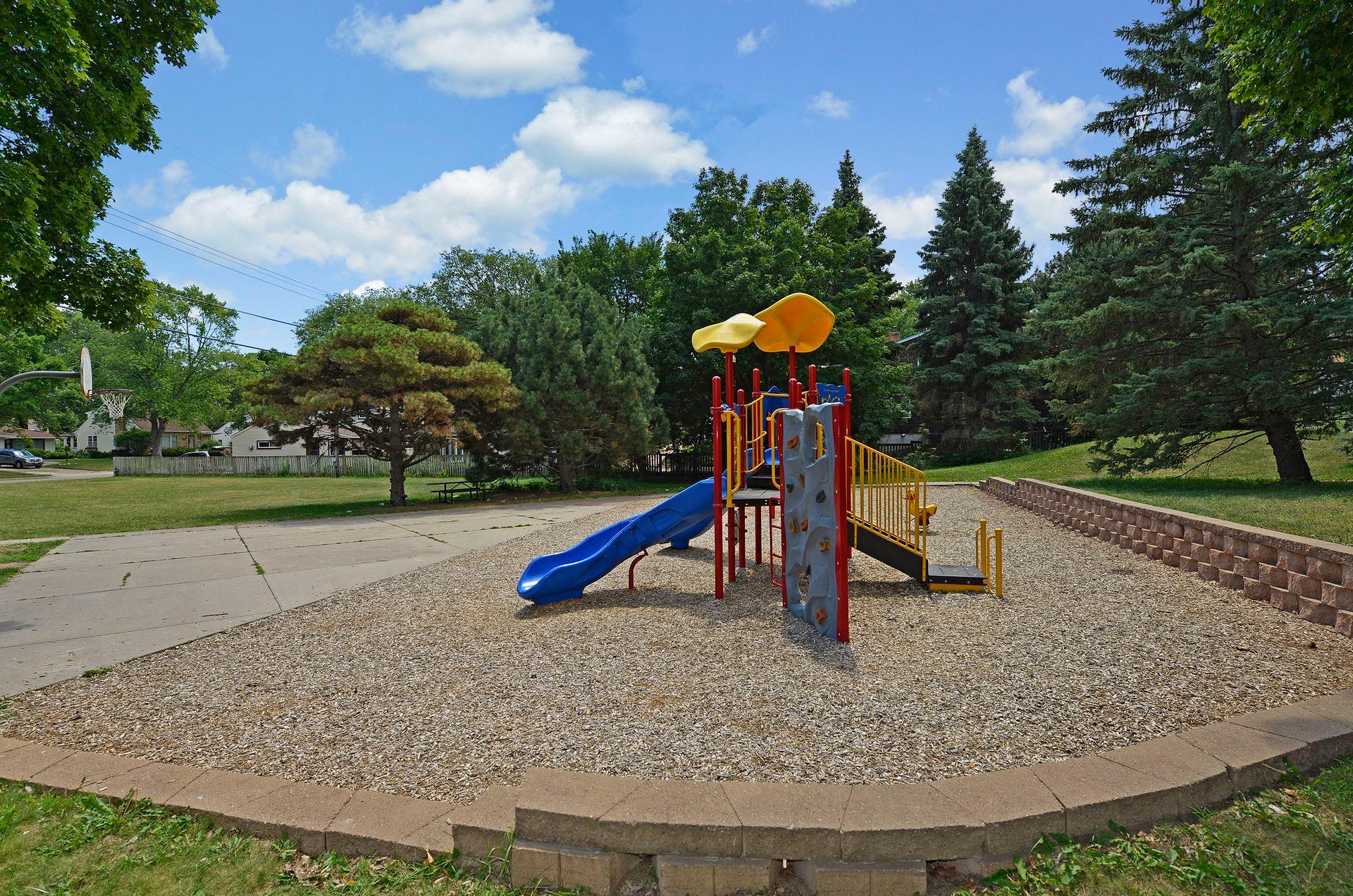 View of Residential at 3152 Webster Avenue, Saint Louis Park MN 55416, Saint Louis Park (53 of 72) - Mike Wilen | Minnesota Team Real Estate