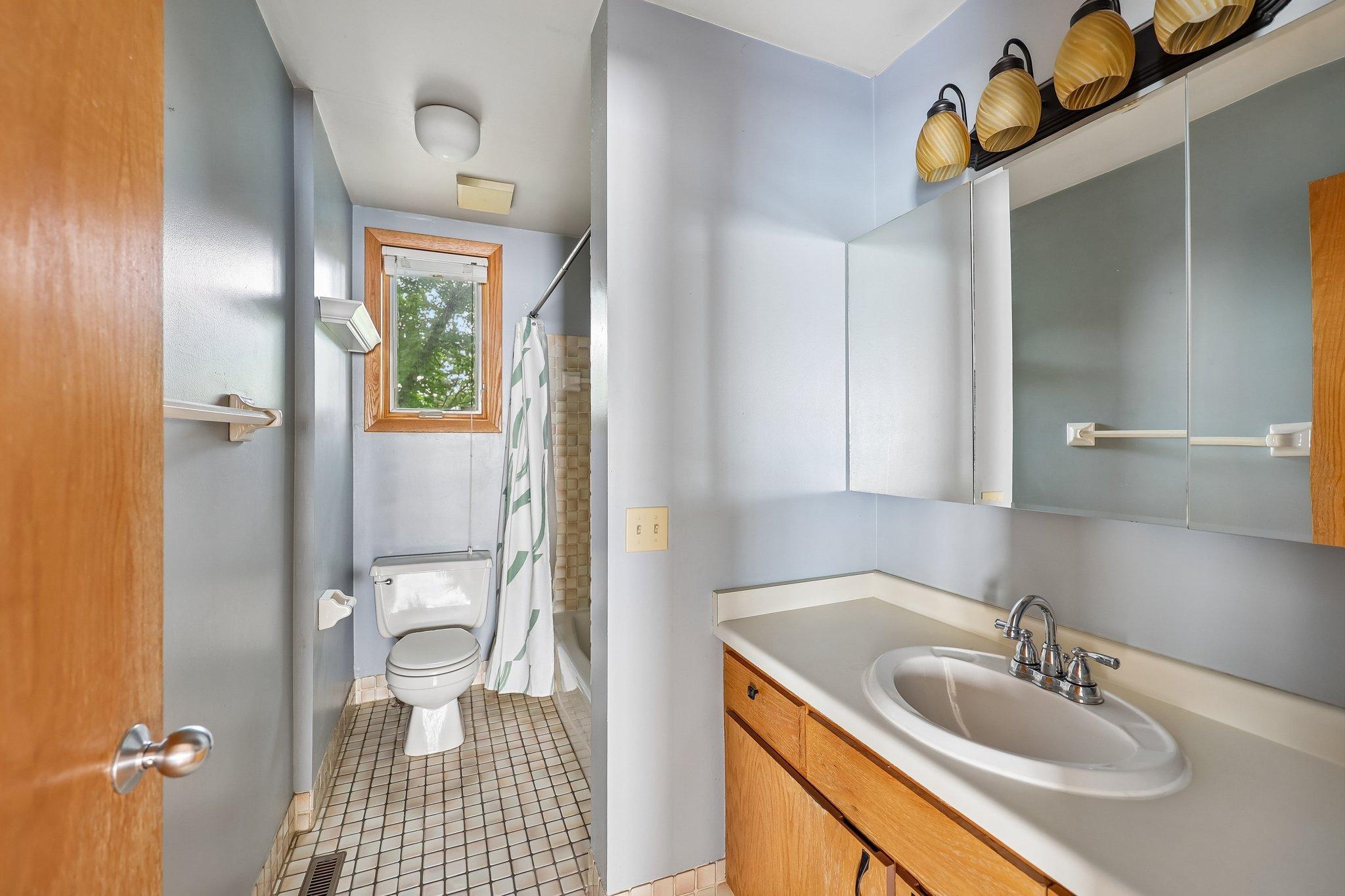 View of Residential at 3058 Lake Shore Drive #A, Minneapolis MN 55416, Minneapolis (11 of 26) - Mike Wilen | Minnesota Team Real Estate