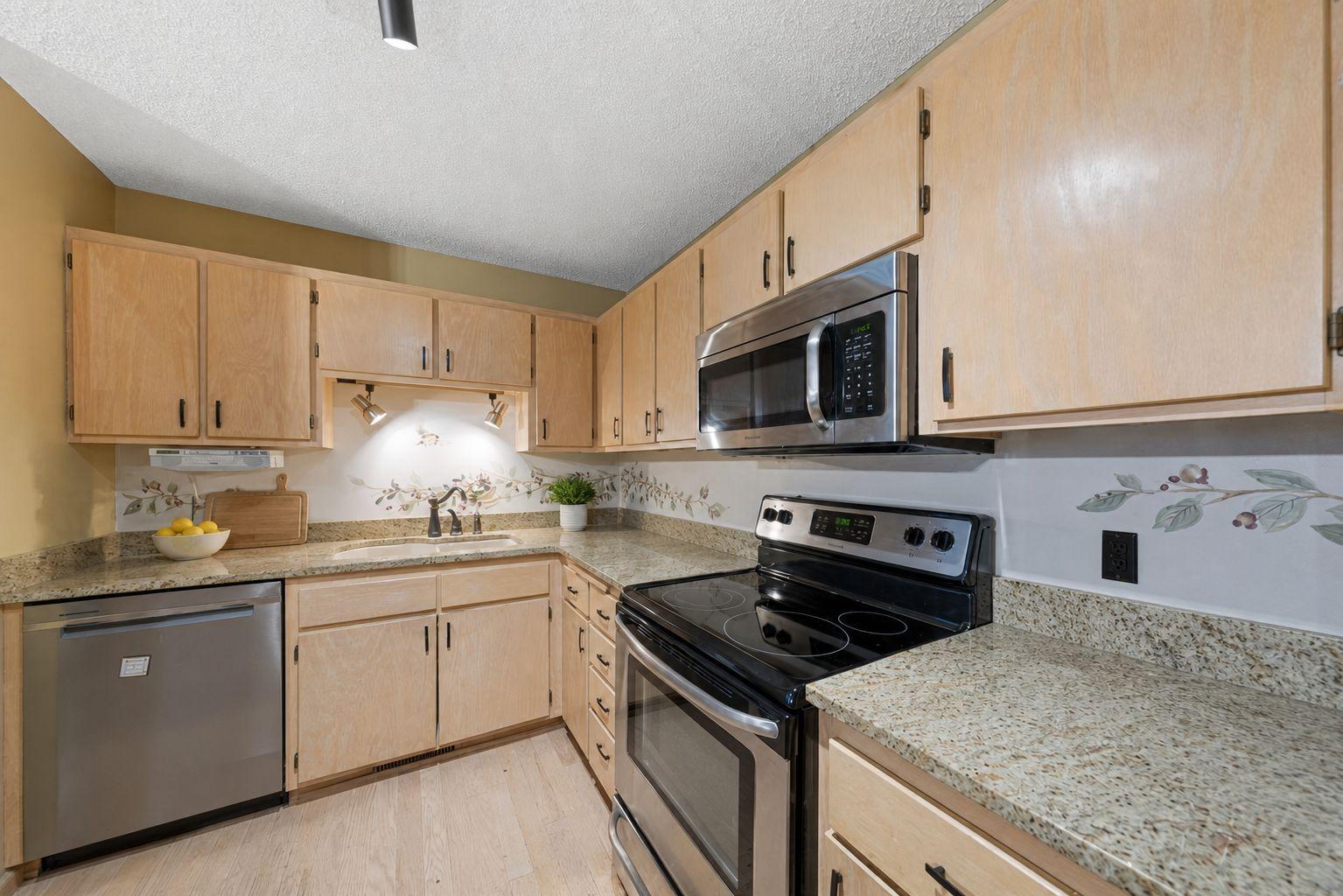 View of Residential at 1154 Aston Circle, Burnsville MN 55337, Burnsville (13 of 28) - Mike Wilen | Minnesota Team Real Estate
