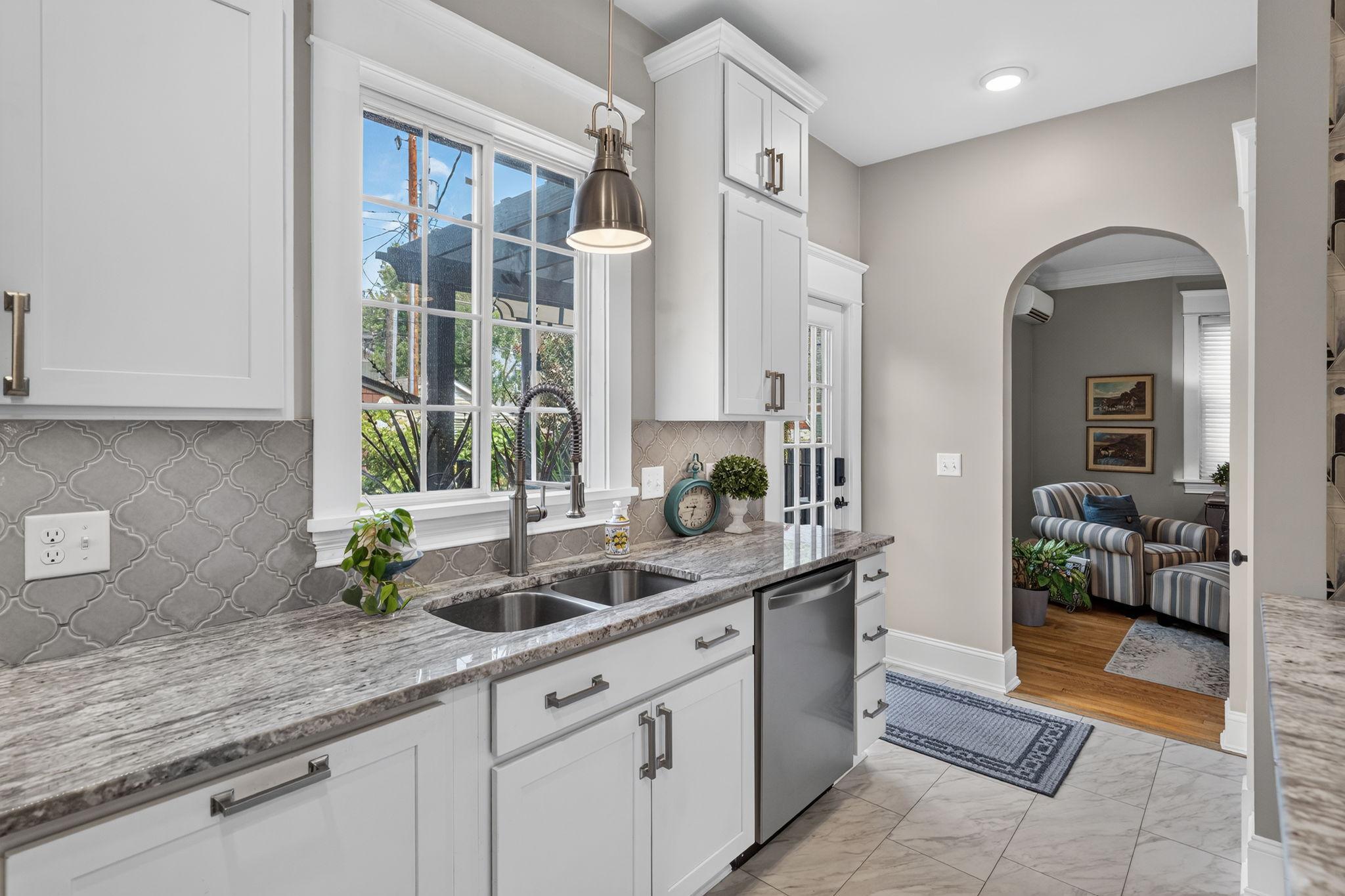 View of Residential at 847 Ashland Avenue, Saint Paul MN 55104, Saint Paul (27 of 61) - Mike Wilen | Minnesota Team Real Estate