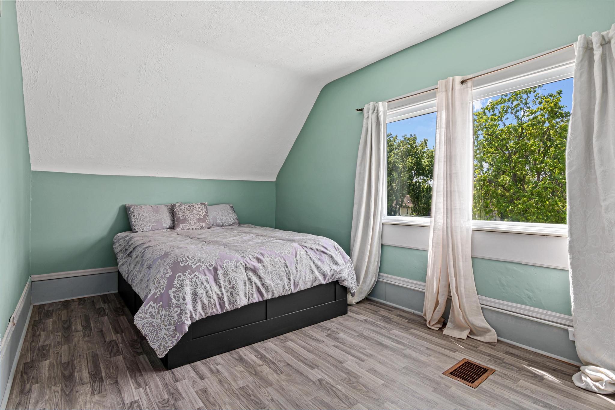 View of Residential at 1288 Edgerton Street, Saint Paul MN 55130, Saint Paul (10 of 25) - Mike Wilen | Minnesota Team Real Estate