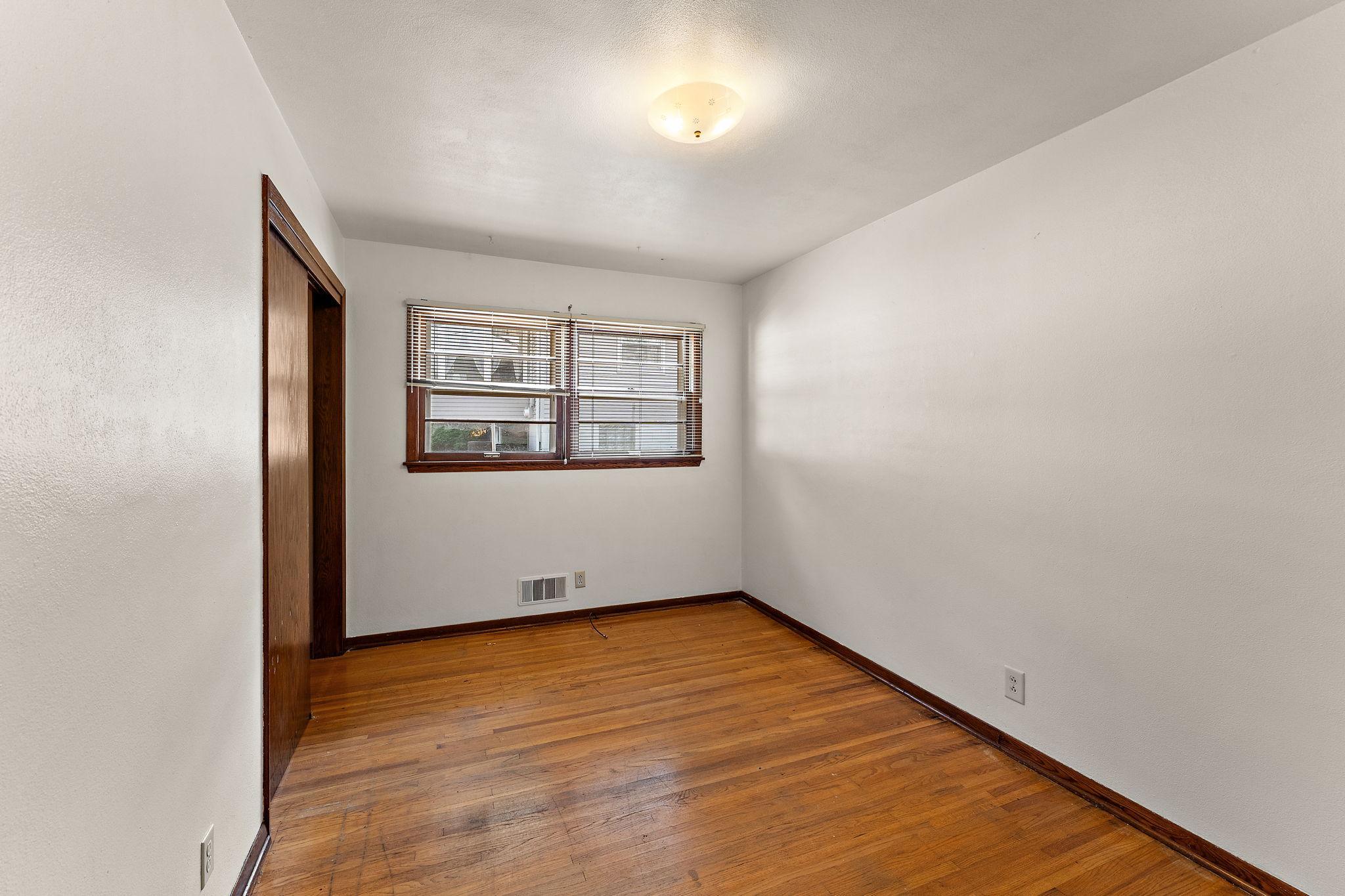 View of Residential Income at 507 10th Avenue, South Saint Paul MN 55075, South Saint Paul (14 of 36) - Mike Wilen | Minnesota Team Real Estate
