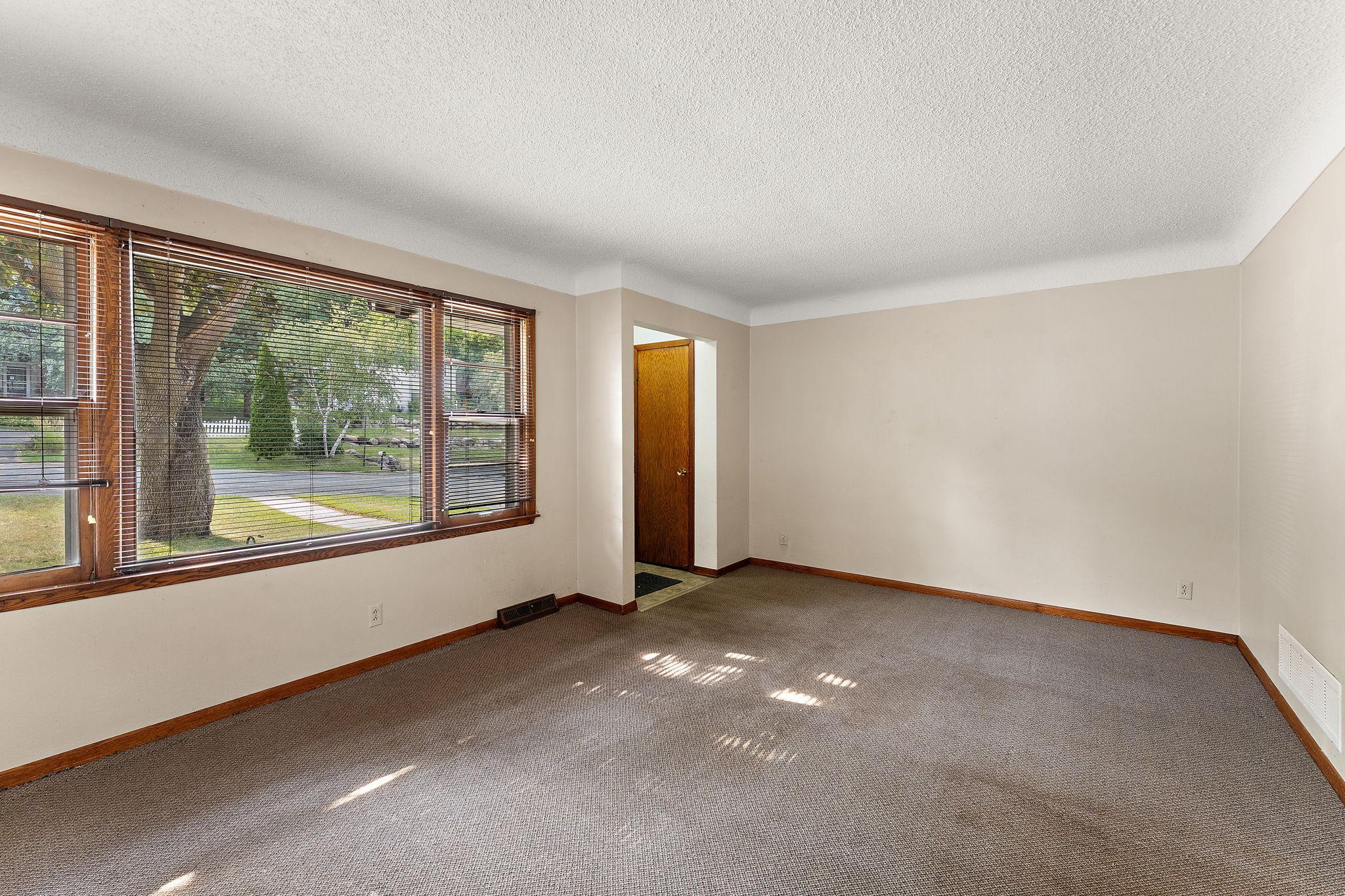 View of Residential Income at 507 10th Avenue, South Saint Paul MN 55075, South Saint Paul (9 of 36) - Mike Wilen | Minnesota Team Real Estate