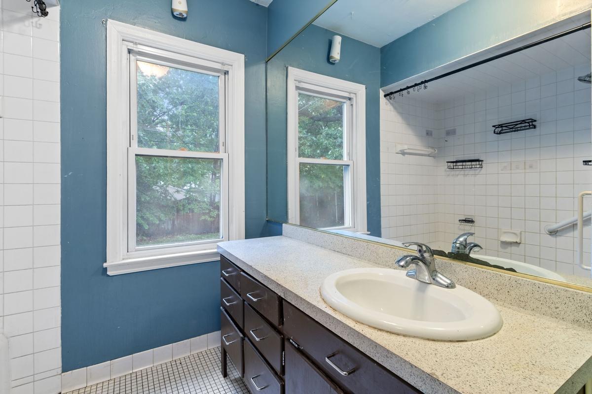 View of Residential Income at 2249 Louisiana Avenue, Saint Louis Park MN 55426, Saint Louis Park (10 of 15) - Mike Wilen | Minnesota Team Real Estate