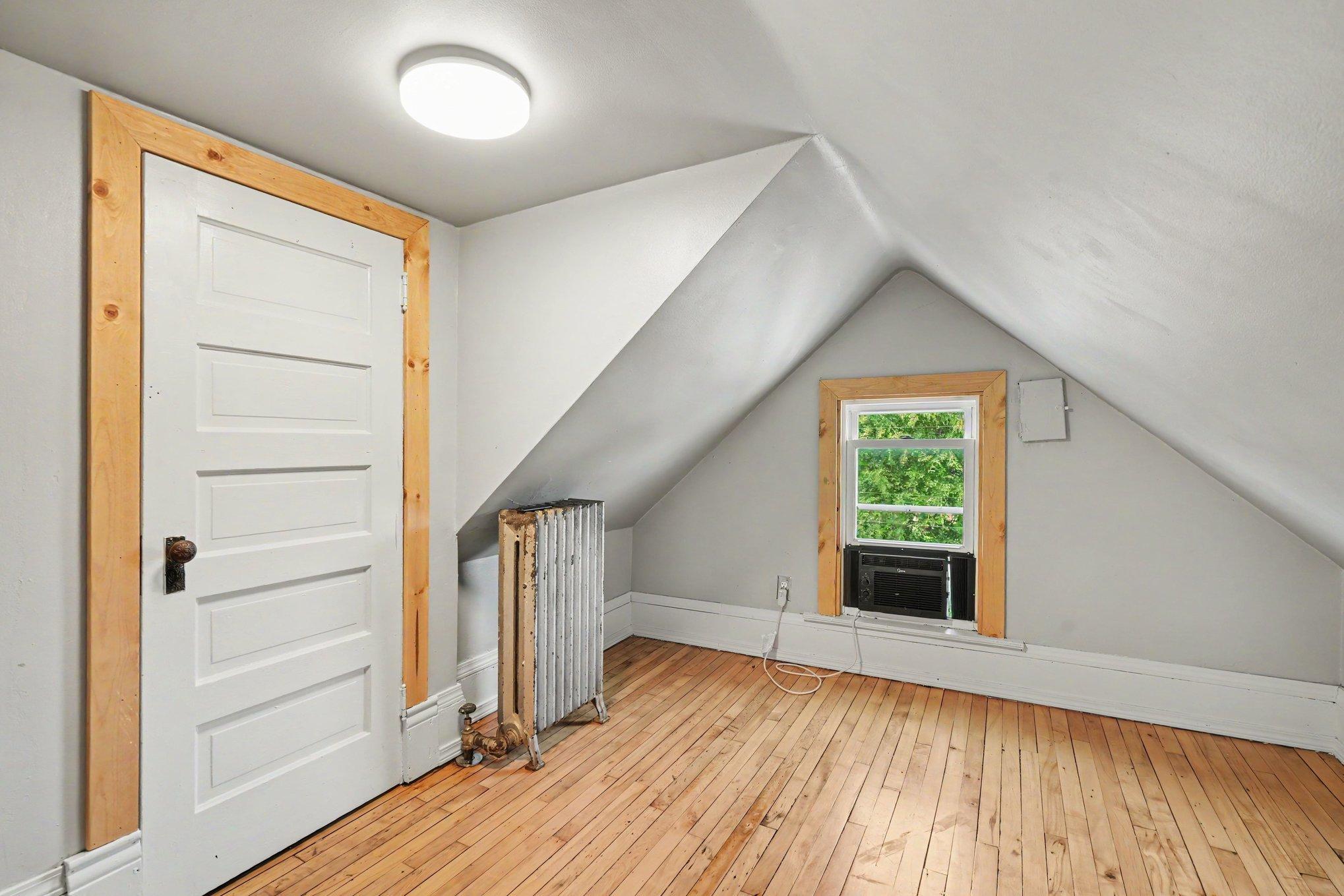 View of Residential Income at 3620 3rd Avenue, Minneapolis MN 55409, Minneapolis (26 of 33) - Mike Wilen | Minnesota Team Real Estate