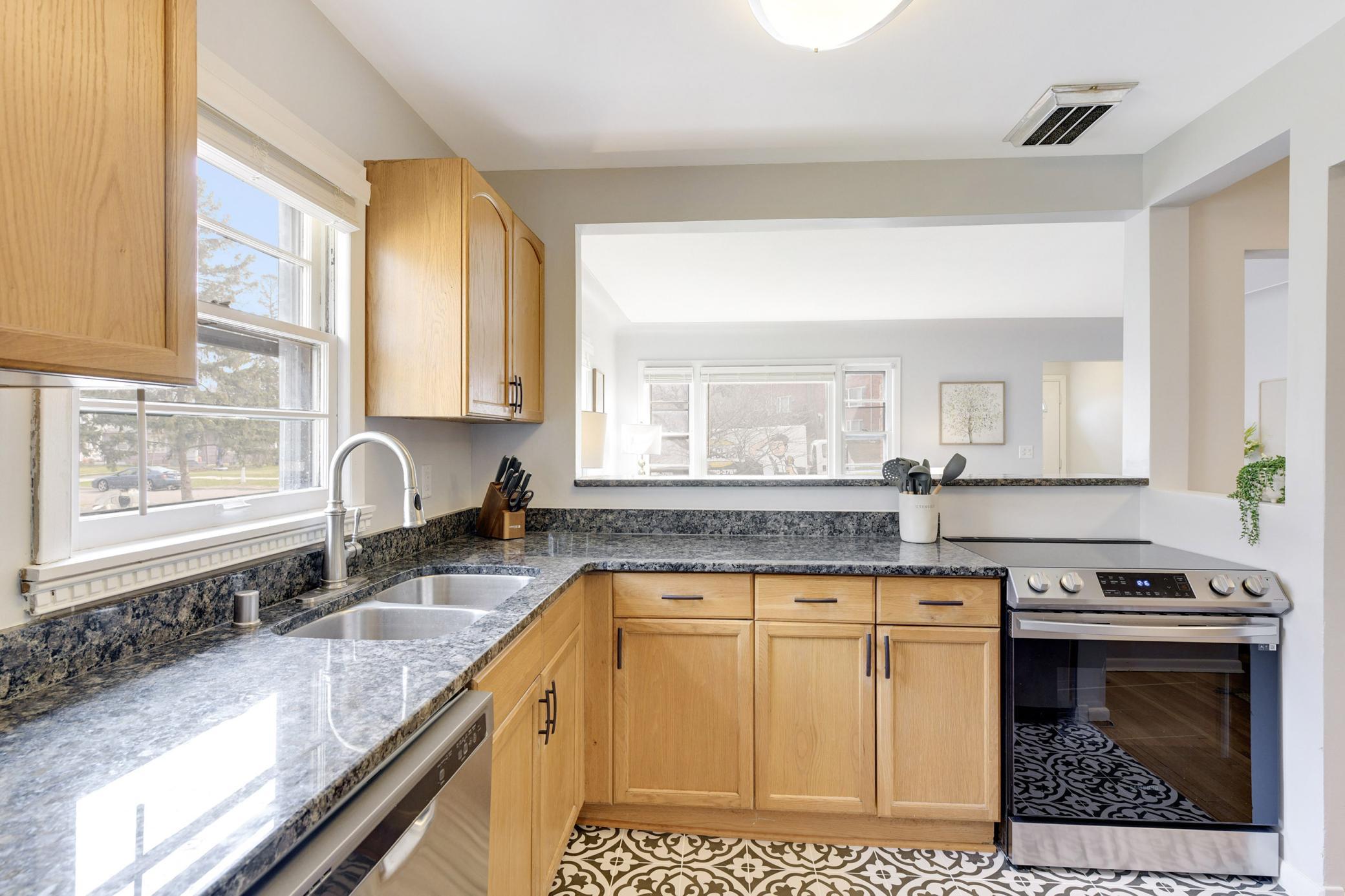 View of Residential Income at 3998 Brunswick Avenue, Saint Louis Park MN 55416, Saint Louis Park (26 of 46) - Mike Wilen | Minnesota Team Real Estate
