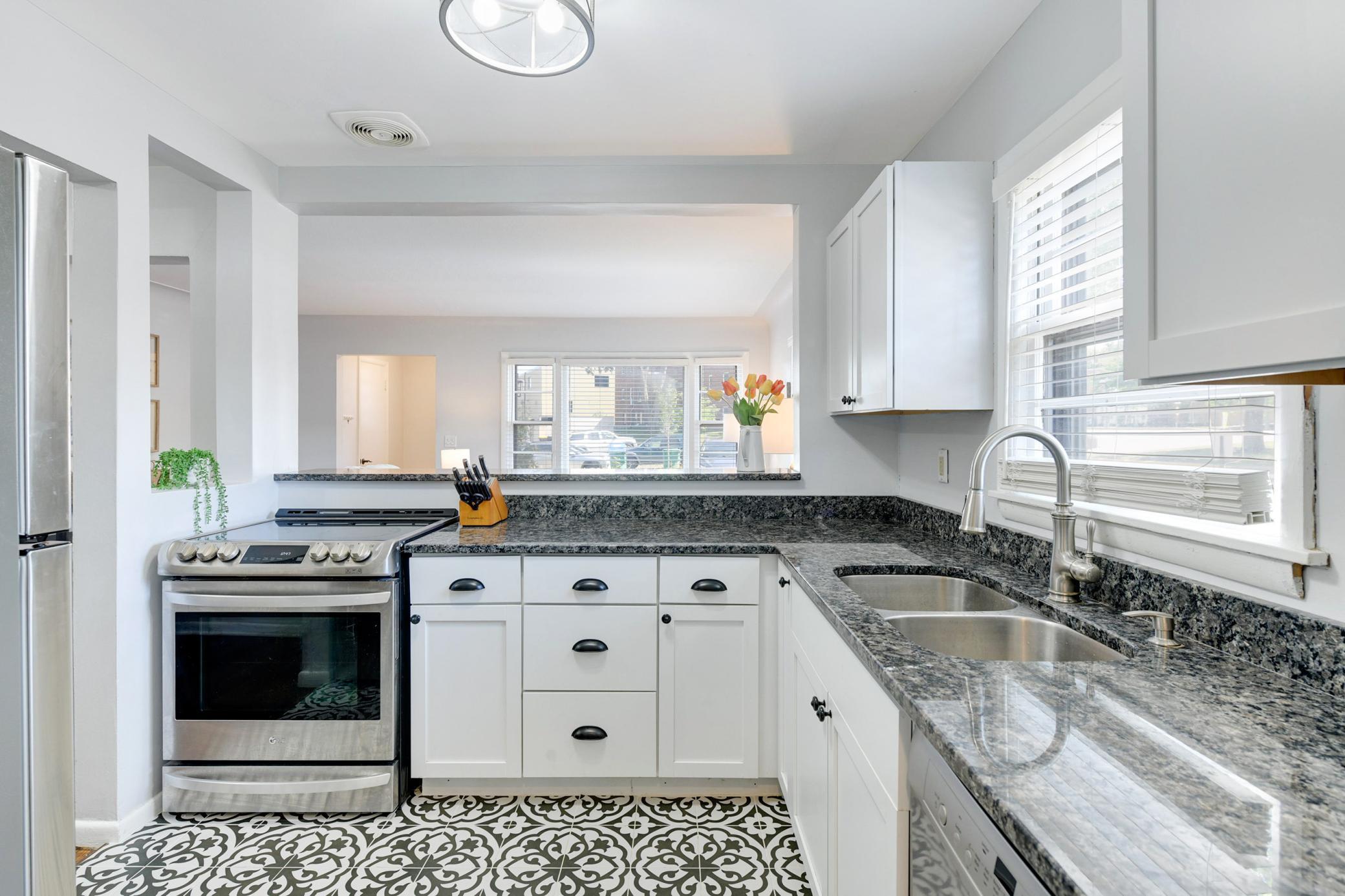 View of Residential Income at 3998 Brunswick Avenue, Saint Louis Park MN 55416, Saint Louis Park (8 of 46) - Mike Wilen | Minnesota Team Real Estate