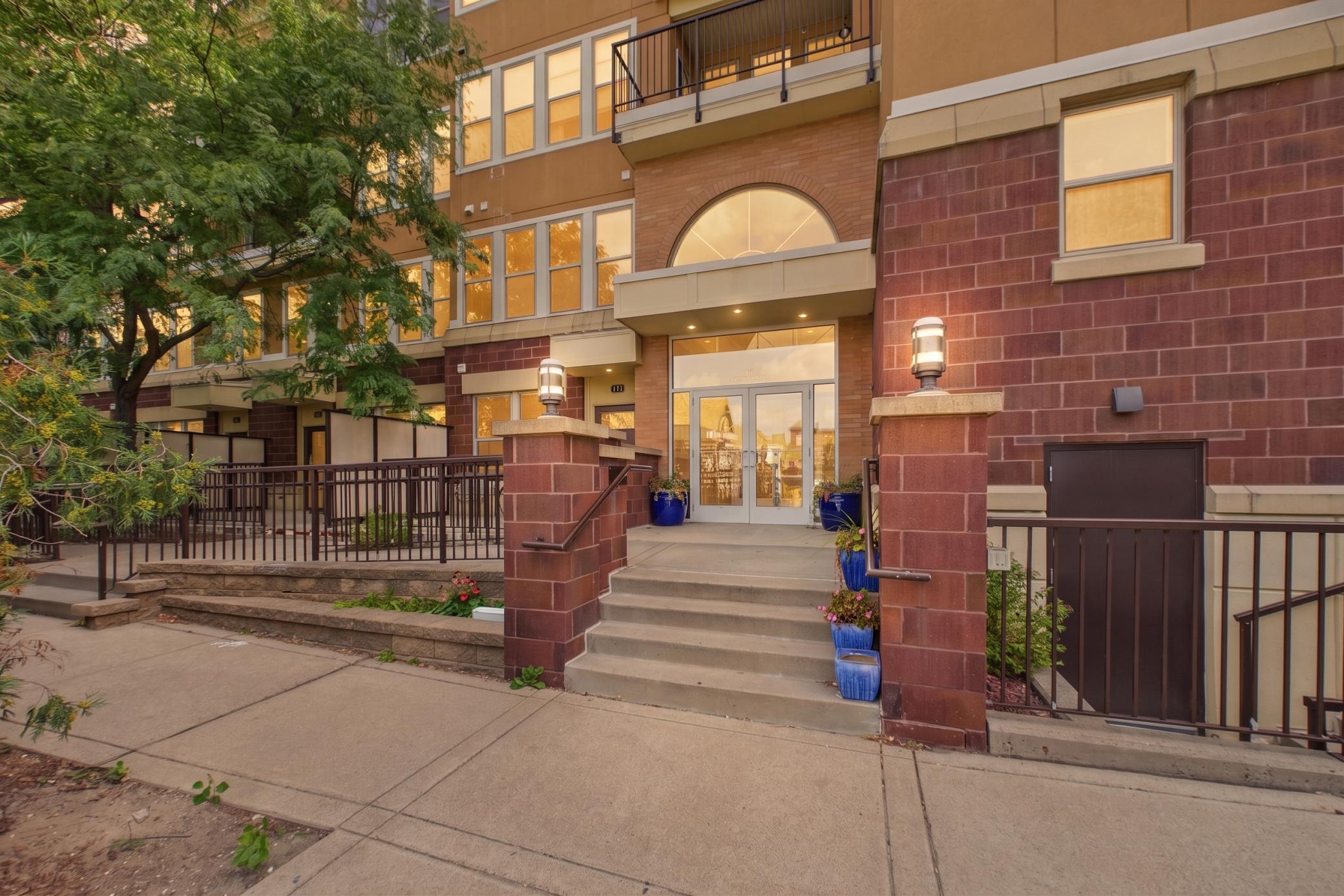 View of (CC) Low Rise (3- Levels) at 150 Burnsville Parkway, Burnsville - Mike Wilen | Minnesota Team Real Estate