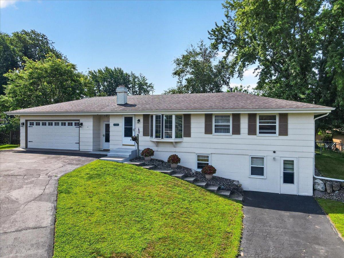 View of Residential at 10707 Chowen Circle, Bloomington MN 55431, Bloomington (33 of 40) - Mike Wilen | Minnesota Team Real Estate