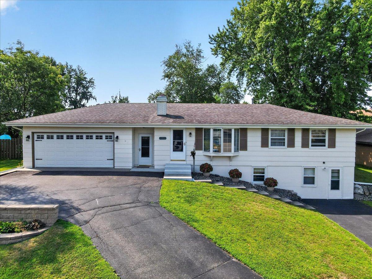 View of Residential at 10707 Chowen Circle, Bloomington MN 55431, Bloomington (32 of 40) - Mike Wilen | Minnesota Team Real Estate
