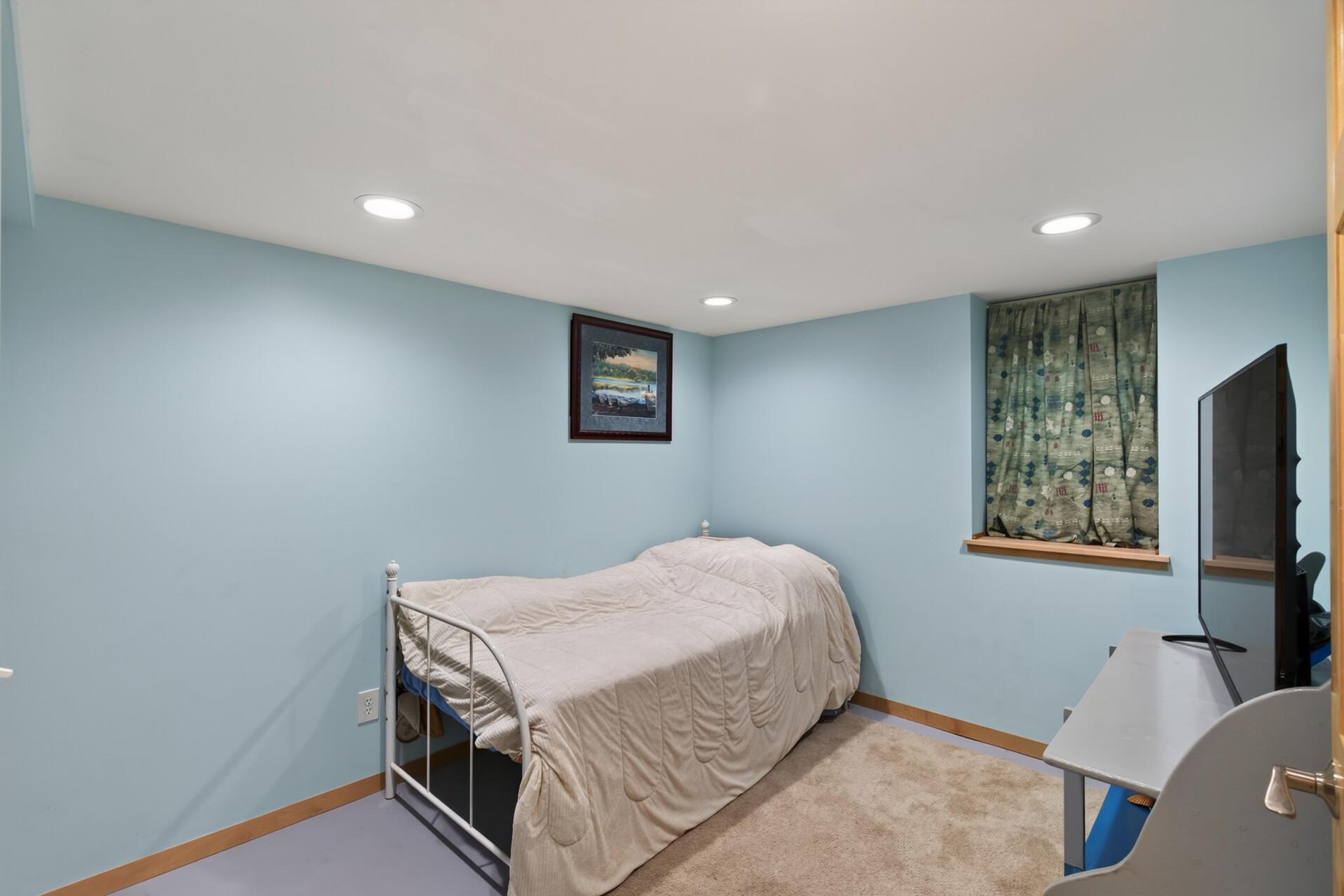 View of Residential at 3901 Quail Avenue, Robbinsdale MN 55422, Robbinsdale (23 of 29) - Mike Wilen | Minnesota Team Real Estate