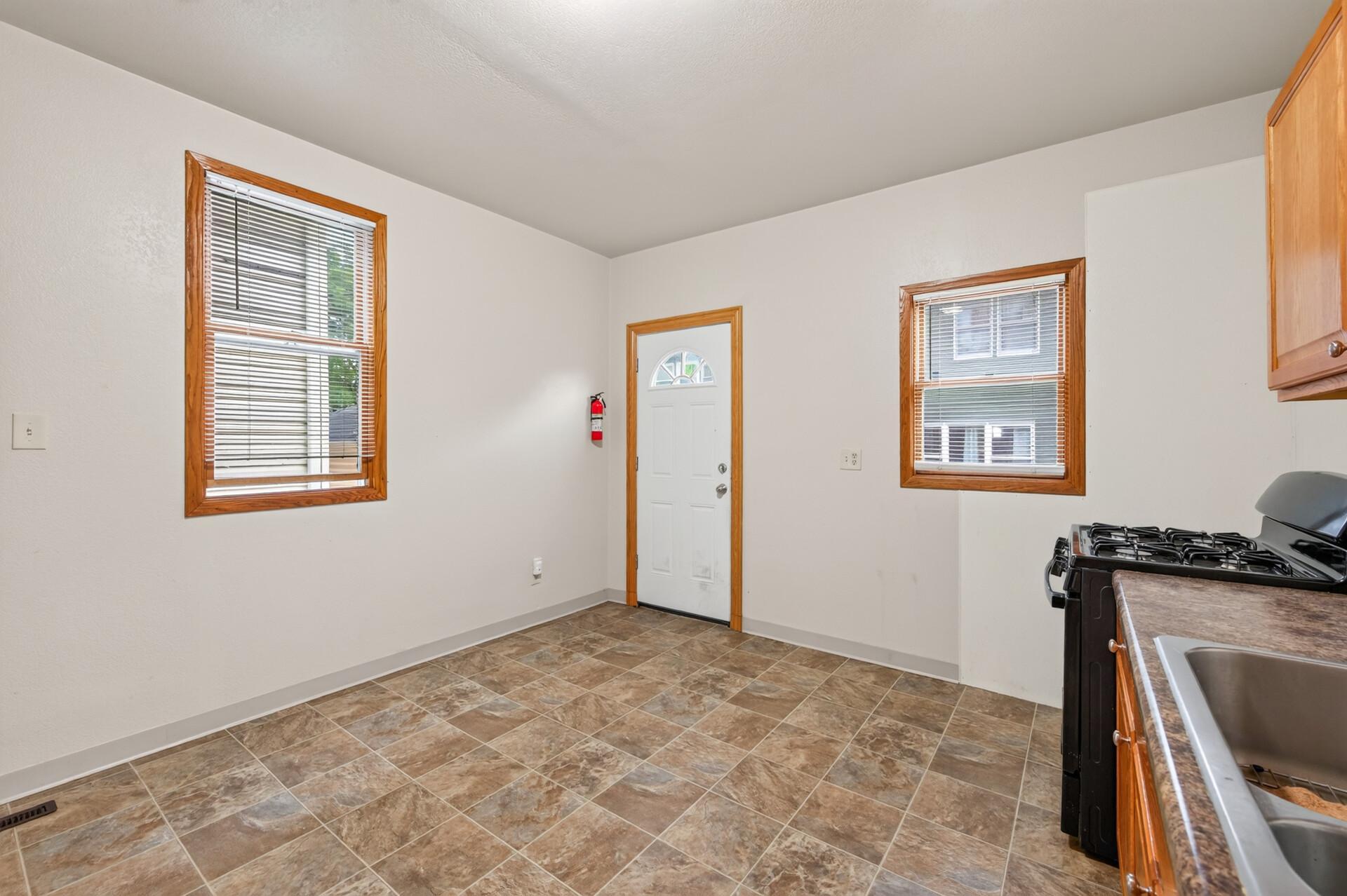 View of Residential Income at 446 Virginia Street, Saint Paul MN 55103, Saint Paul (35 of 50) - Mike Wilen | Minnesota Team Real Estate