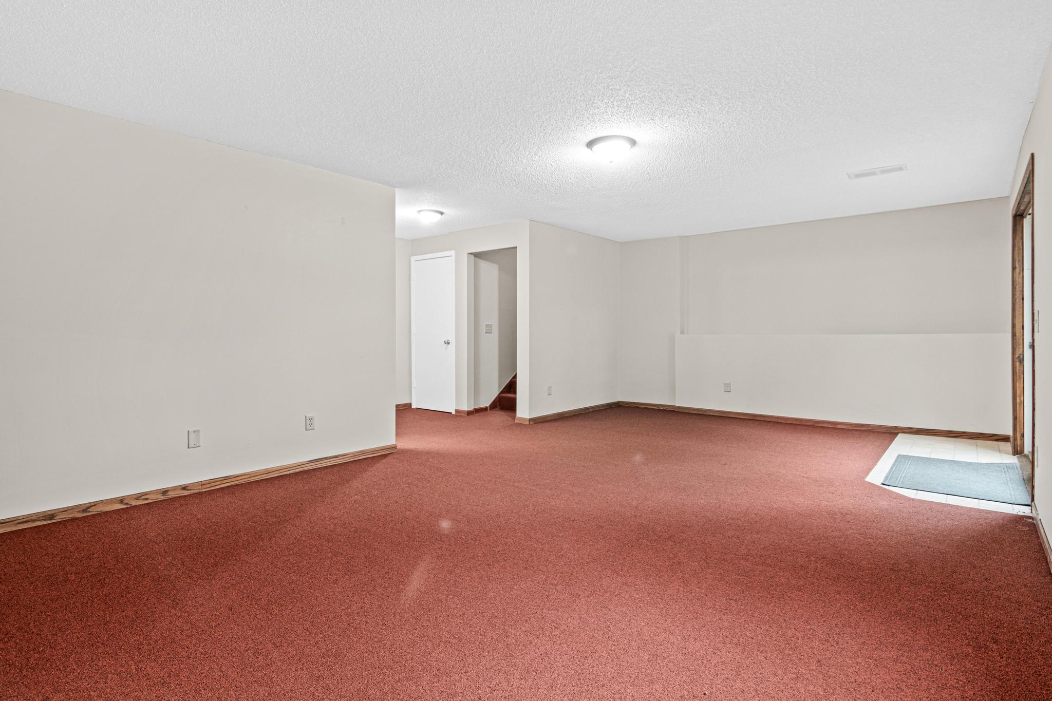 View of Residential at 3749 Goodwin Court, Oakdale MN 55128, Oakdale (32 of 37) - Mike Wilen | Minnesota Team Real Estate