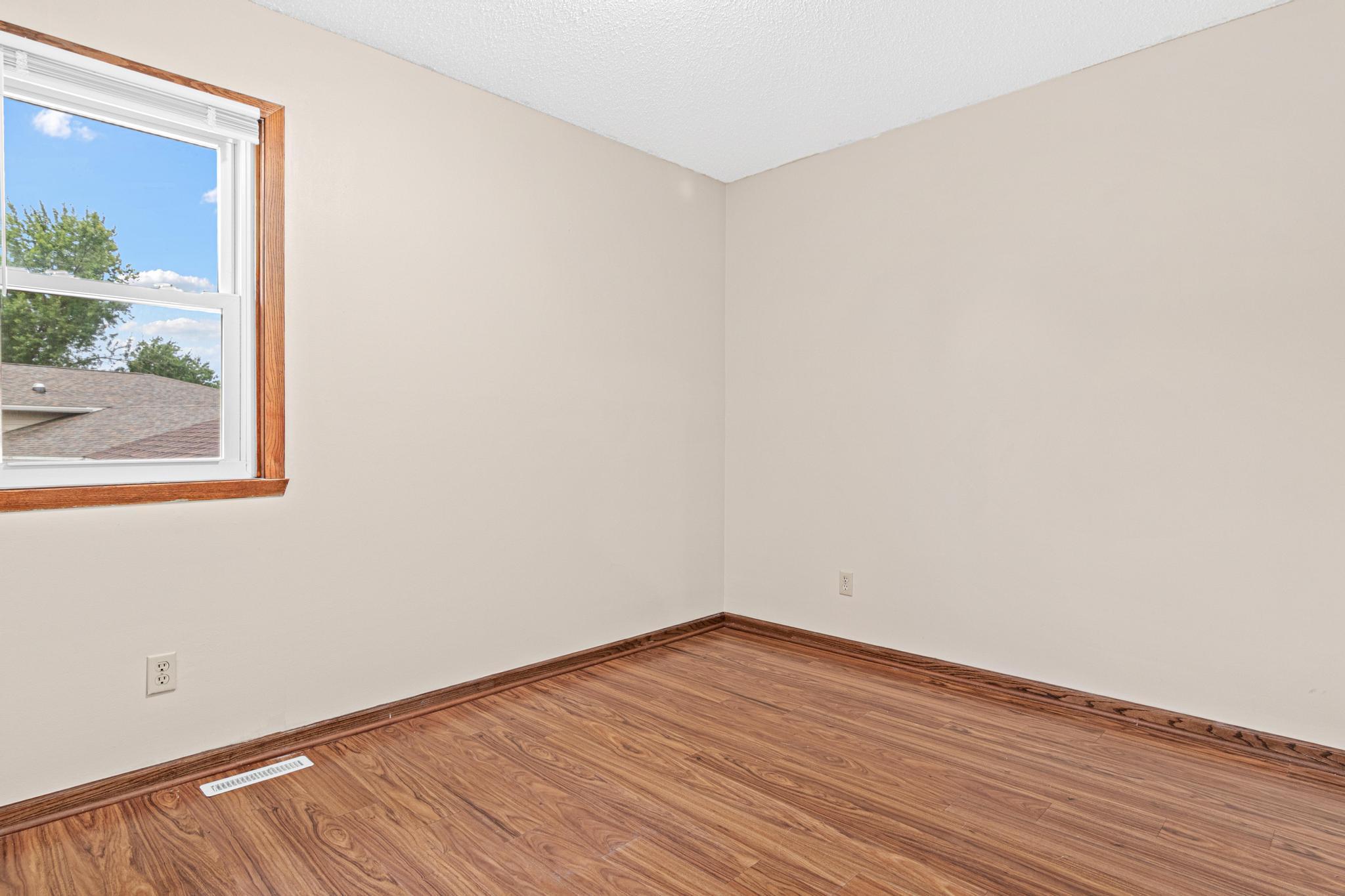 View of Residential at 3749 Goodwin Court, Oakdale MN 55128, Oakdale (21 of 37) - Mike Wilen | Minnesota Team Real Estate