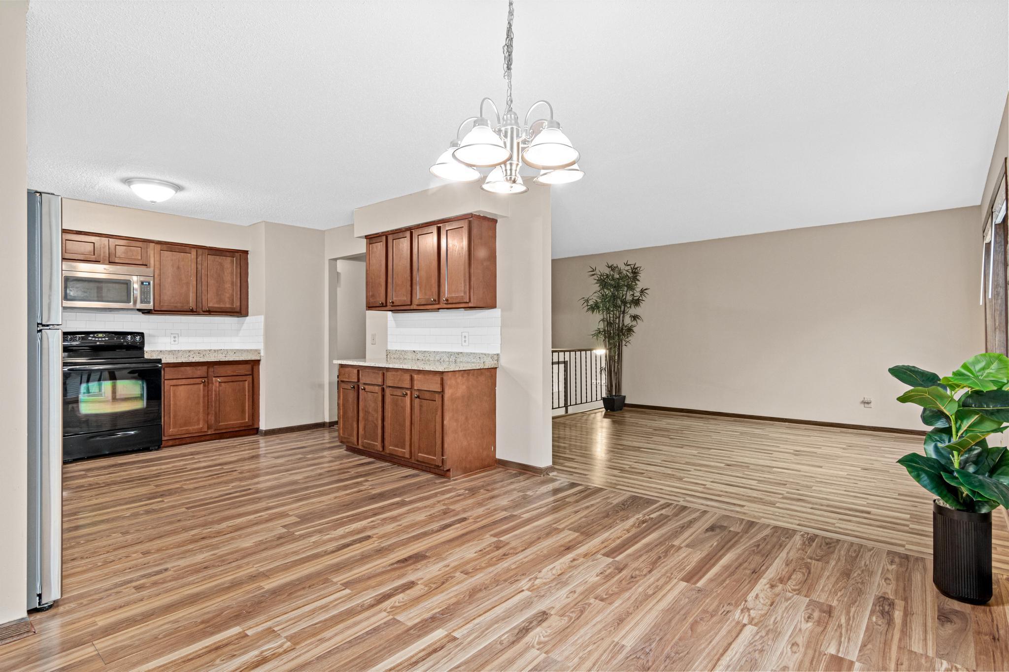 View of Residential at 3749 Goodwin Court, Oakdale MN 55128, Oakdale (14 of 37) - Mike Wilen | Minnesota Team Real Estate