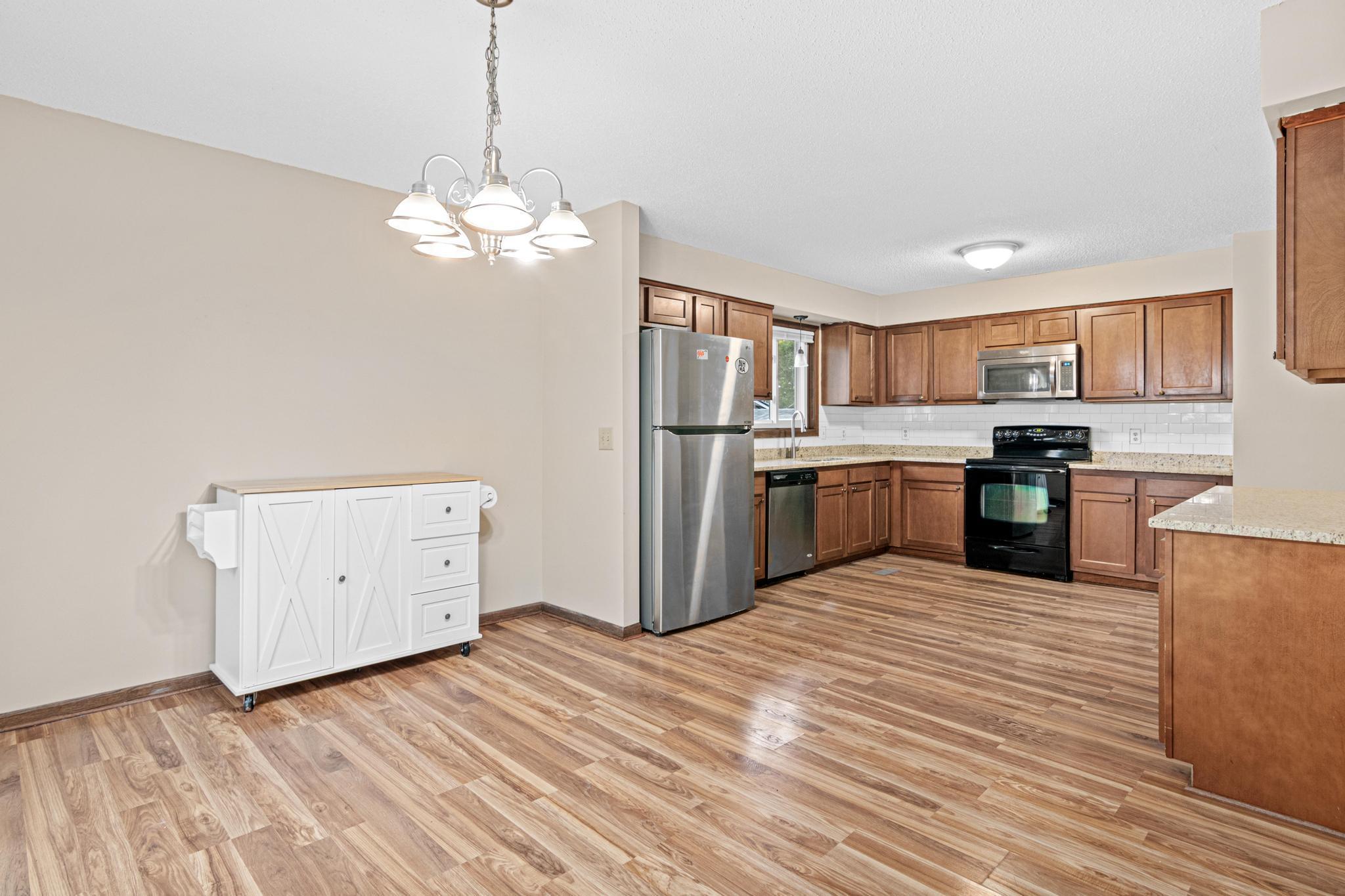 View of Residential at 3749 Goodwin Court, Oakdale MN 55128, Oakdale (19 of 37) - Mike Wilen | Minnesota Team Real Estate