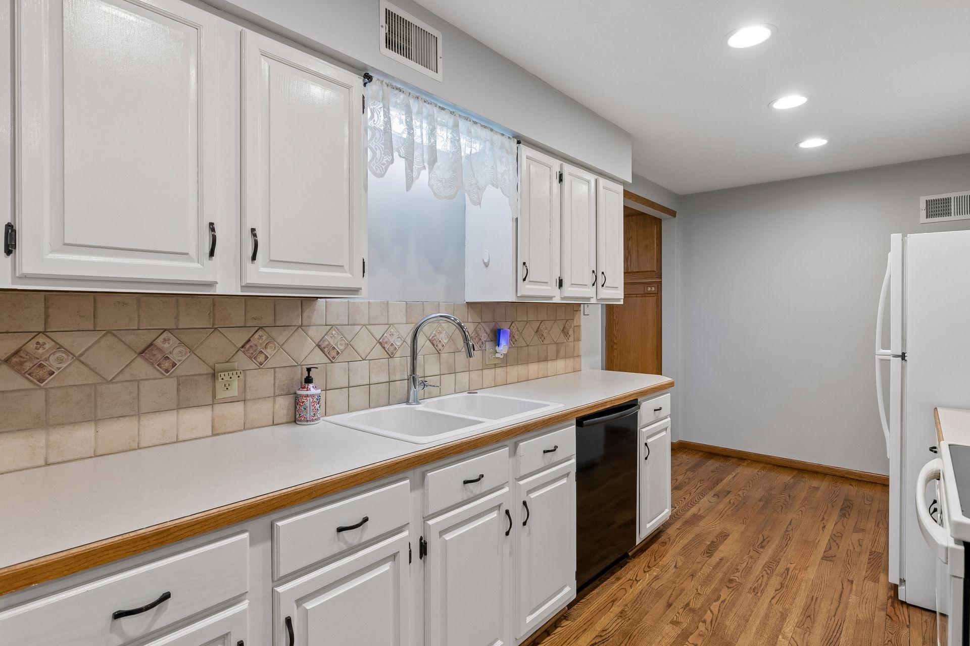 View of Residential at 20635 Hughes Avenue, Lakeville MN 55044, Lakeville (14 of 34) - Mike Wilen | Minnesota Team Real Estate