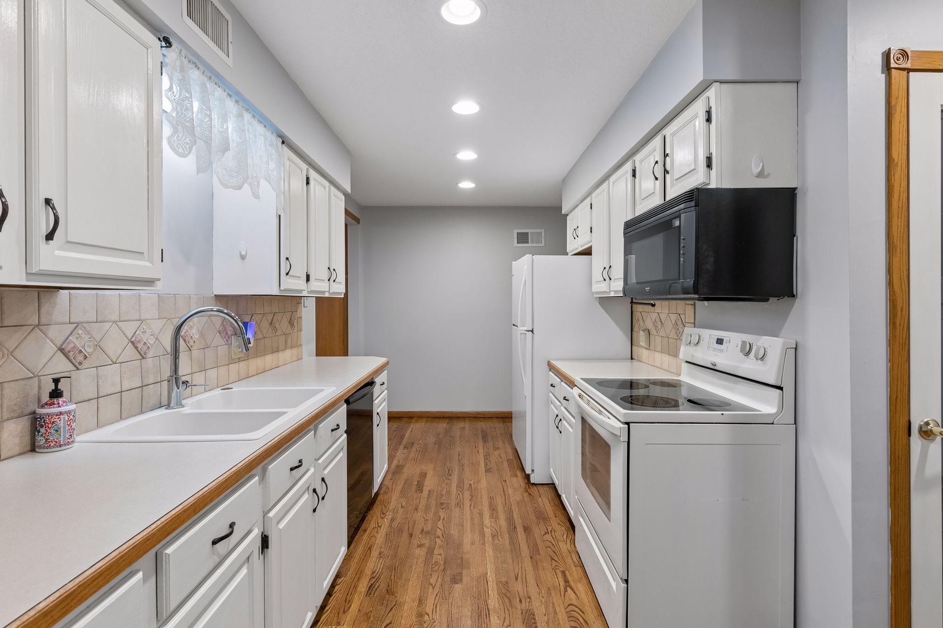 View of Residential at 20635 Hughes Avenue, Lakeville MN 55044, Lakeville (13 of 34) - Mike Wilen | Minnesota Team Real Estate